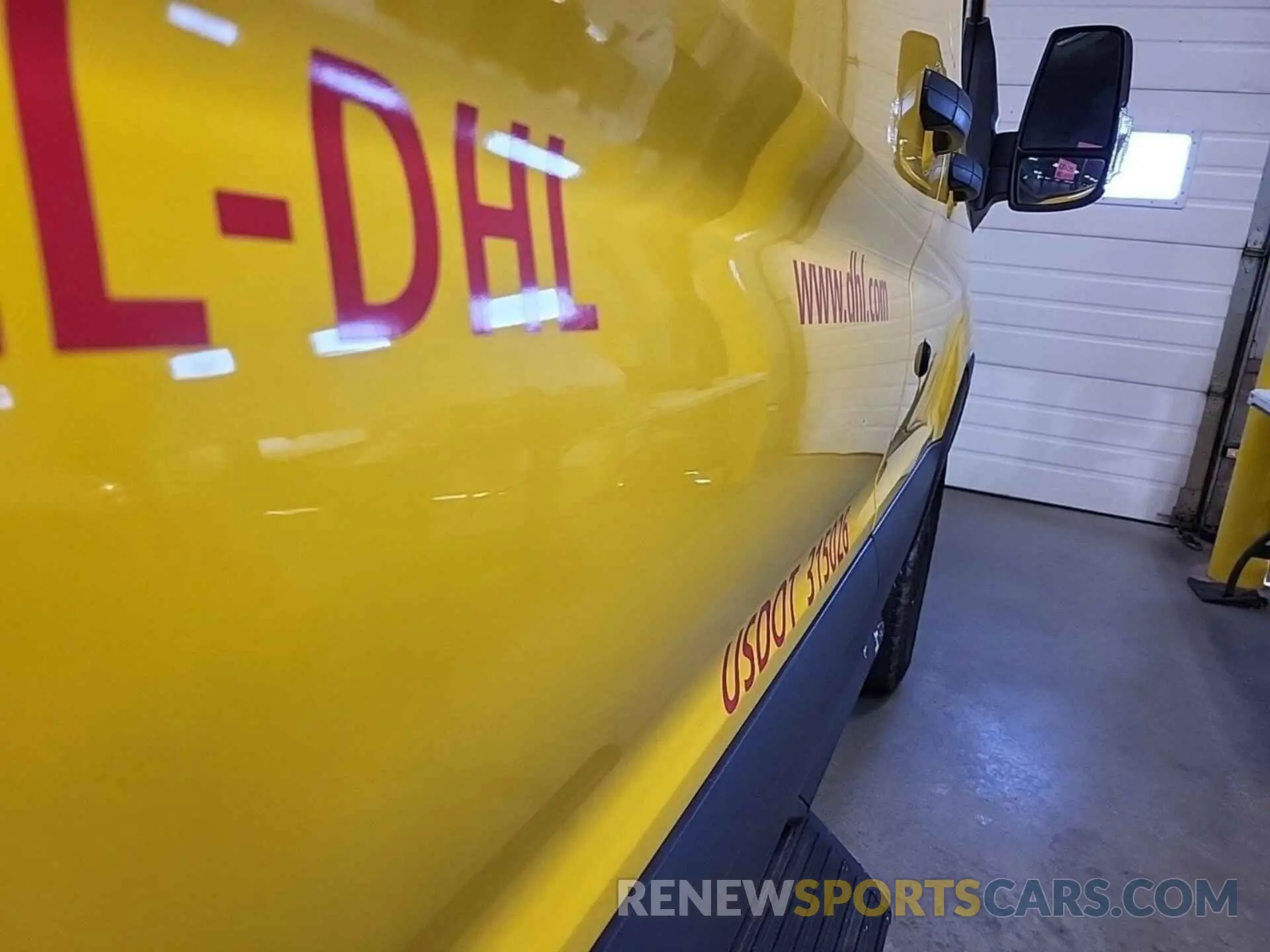 43 Photograph of a damaged car 1FTYR3XM0KKA38662 FORD TRANSIT 2019