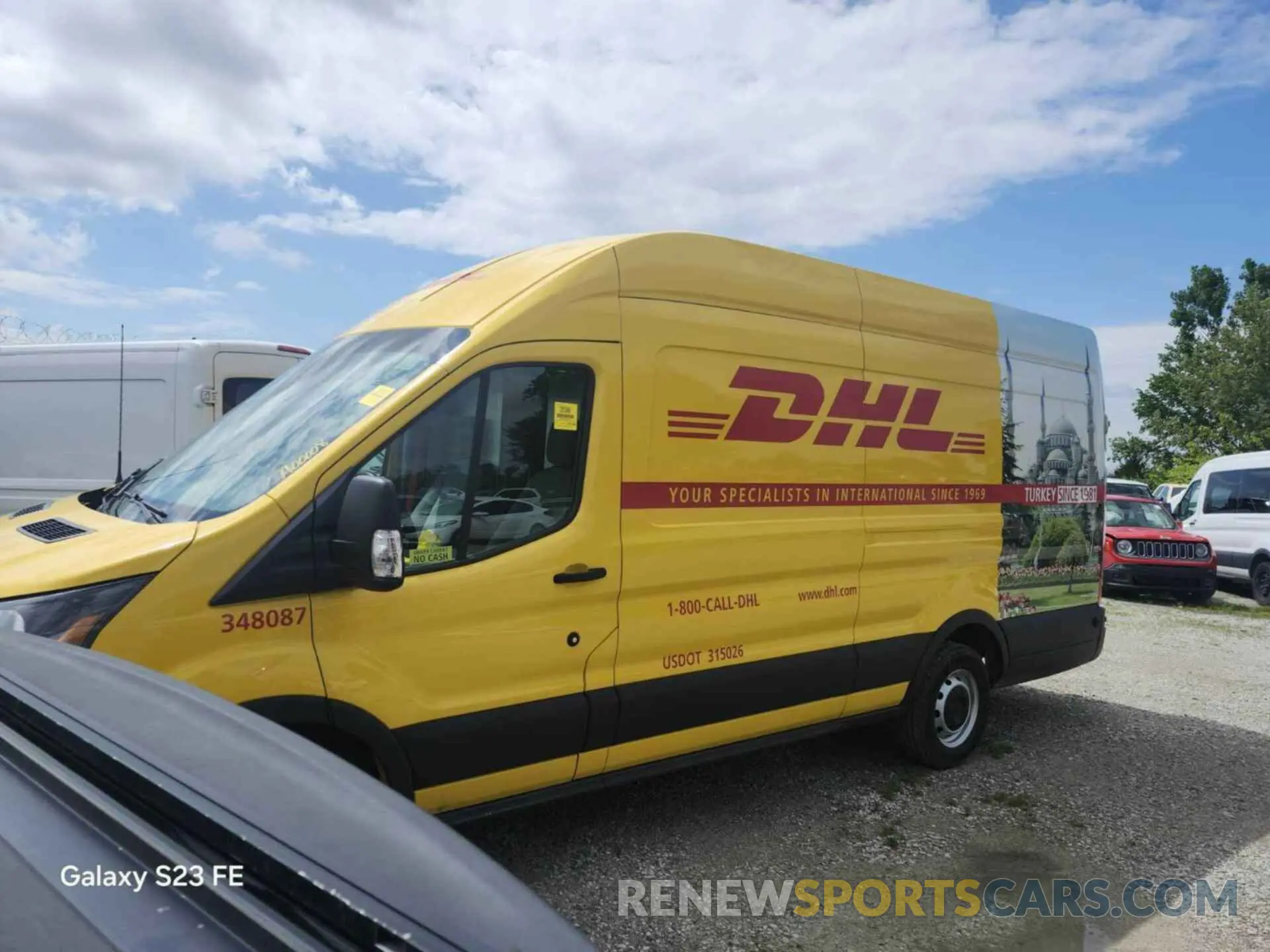 18 Photograph of a damaged car 1FTYR3XM0KKA38693 FORD TRANSIT 2019