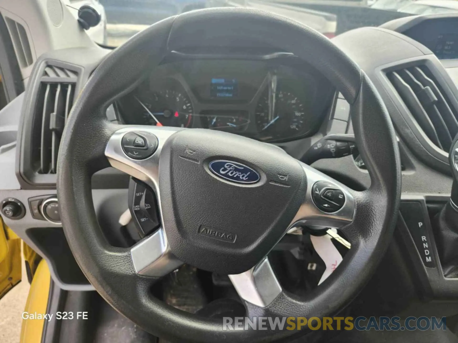 19 Photograph of a damaged car 1FTYR3XM0KKA38693 FORD TRANSIT 2019
