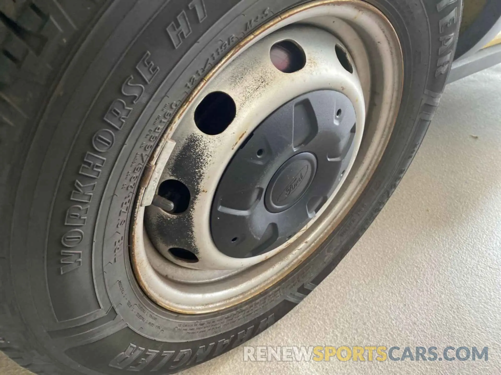 18 Photograph of a damaged car 1FTYR3XM5KKA24840 FORD TRANSIT 2019