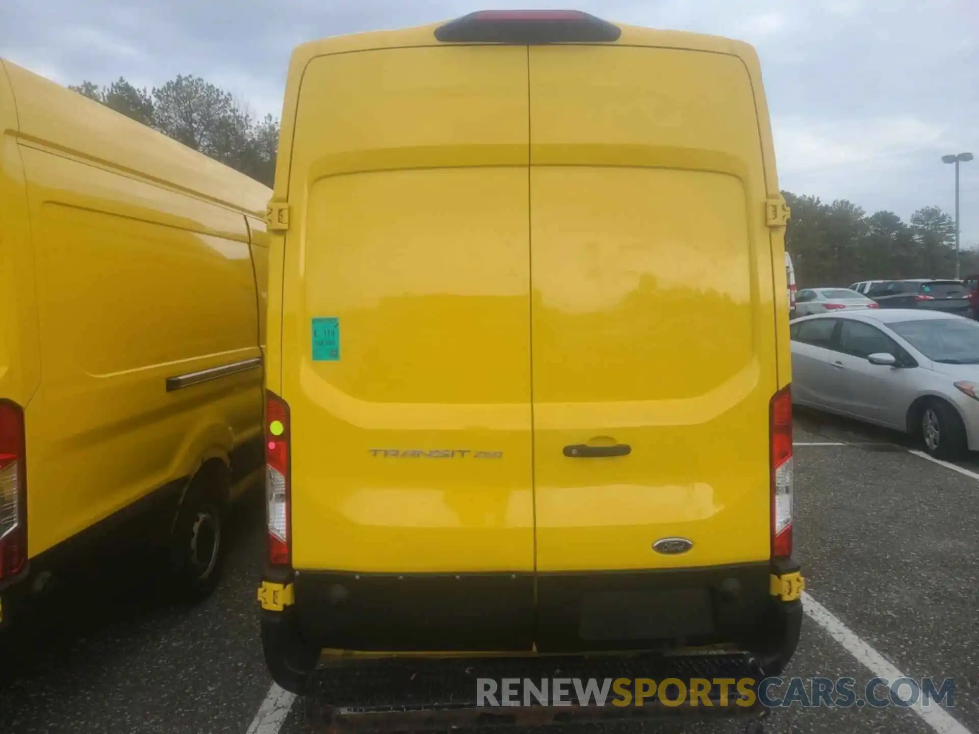 32 Photograph of a damaged car 1FTYR3XM7KKA24886 FORD TRANSIT 2019