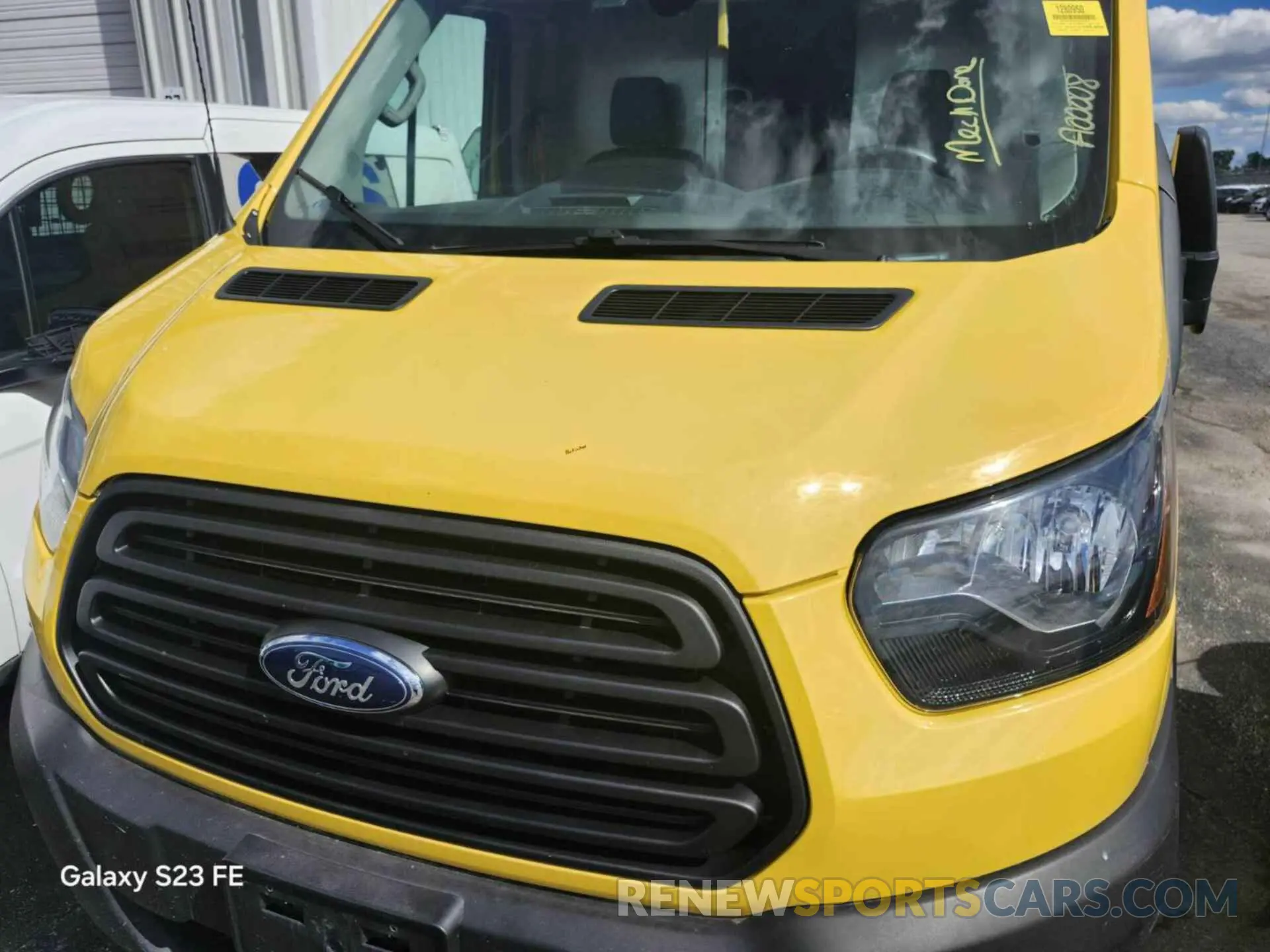 15 Photograph of a damaged car 1FTYR3XM8KKA24931 FORD TRANSIT 2019