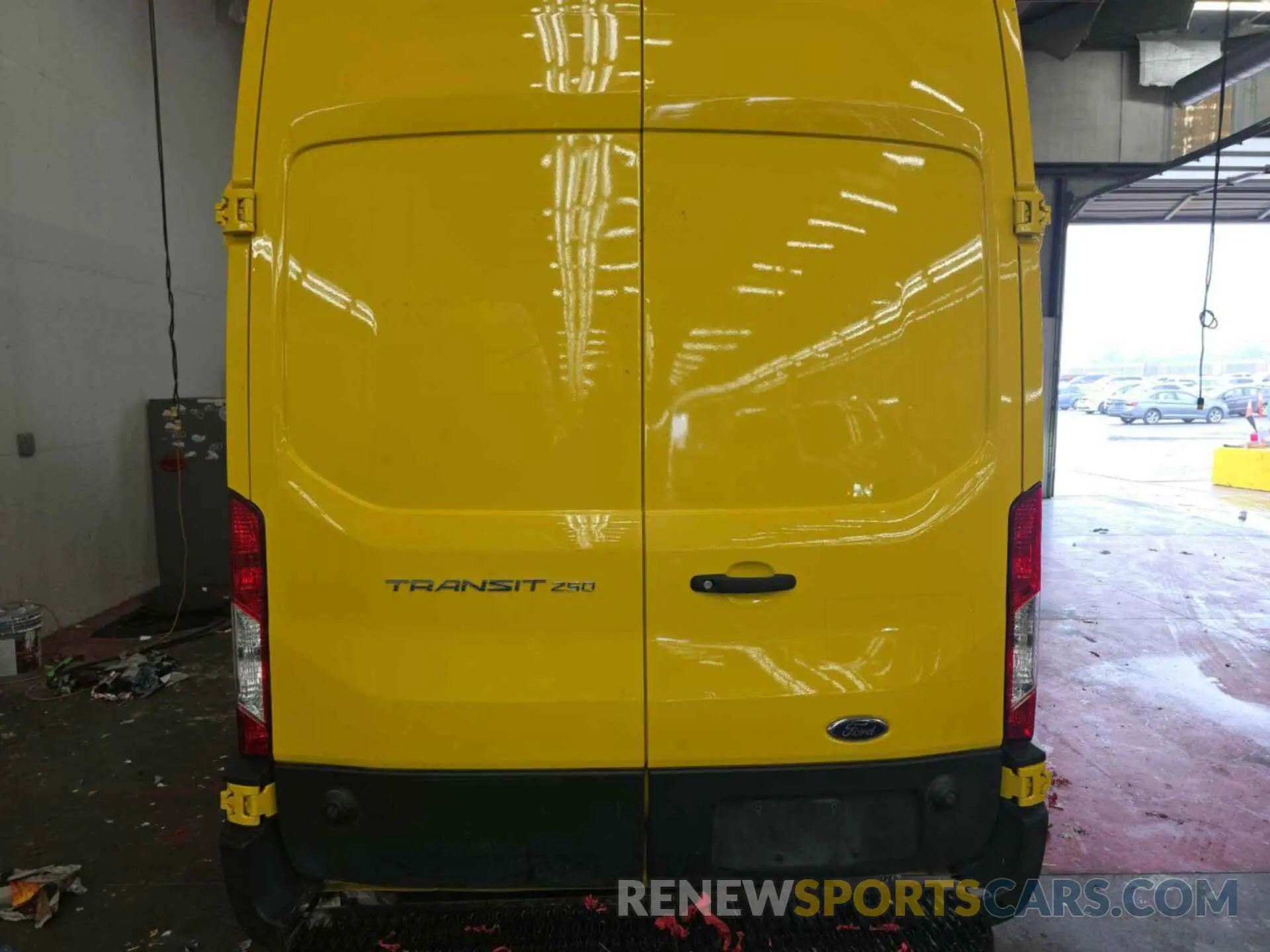 2 Photograph of a damaged car 1FTYR3XM8KKA24931 FORD TRANSIT 2019