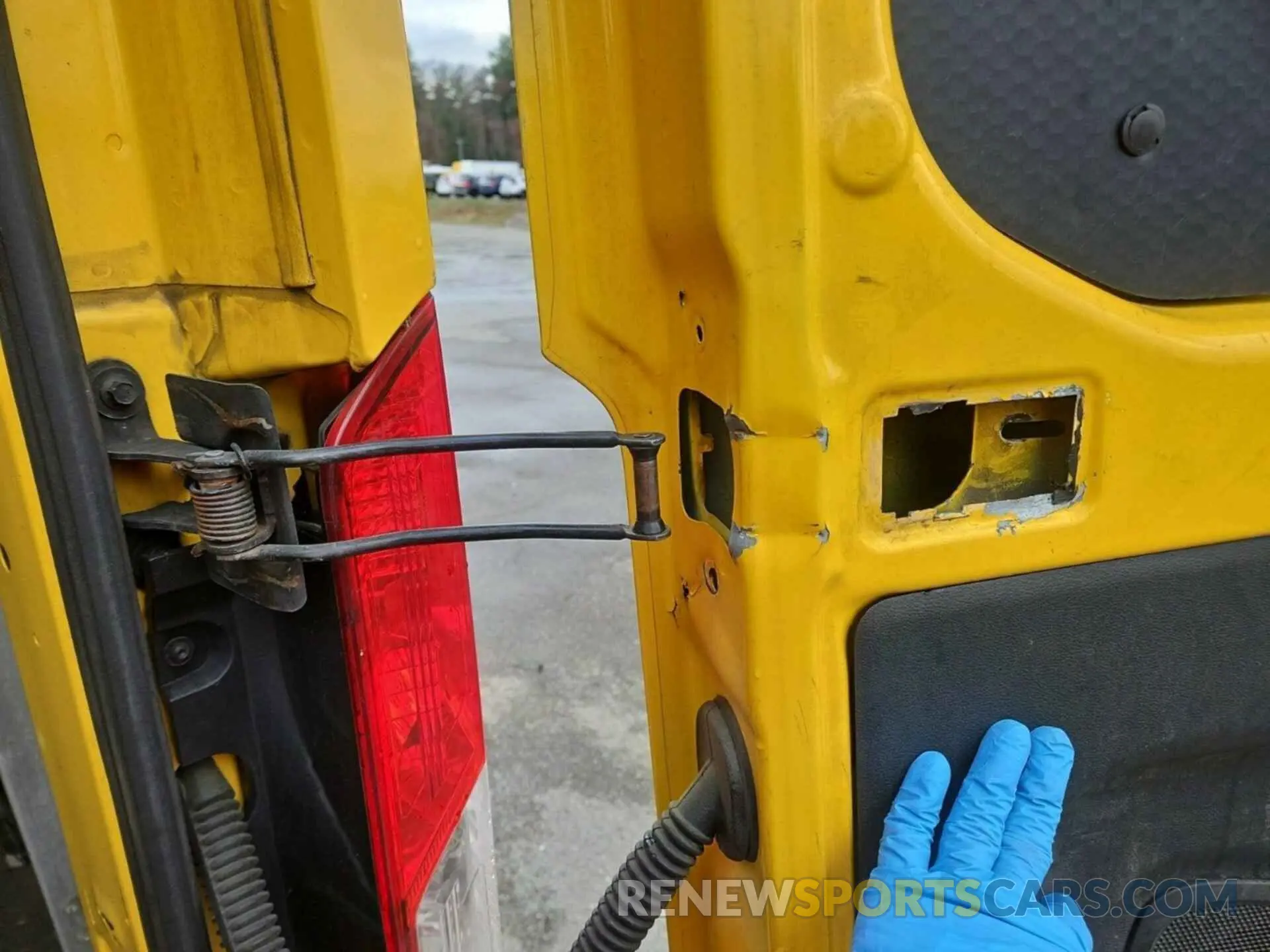 1 Photograph of a damaged car 1FTYR3XMXKKA78327 FORD TRANSIT 2019