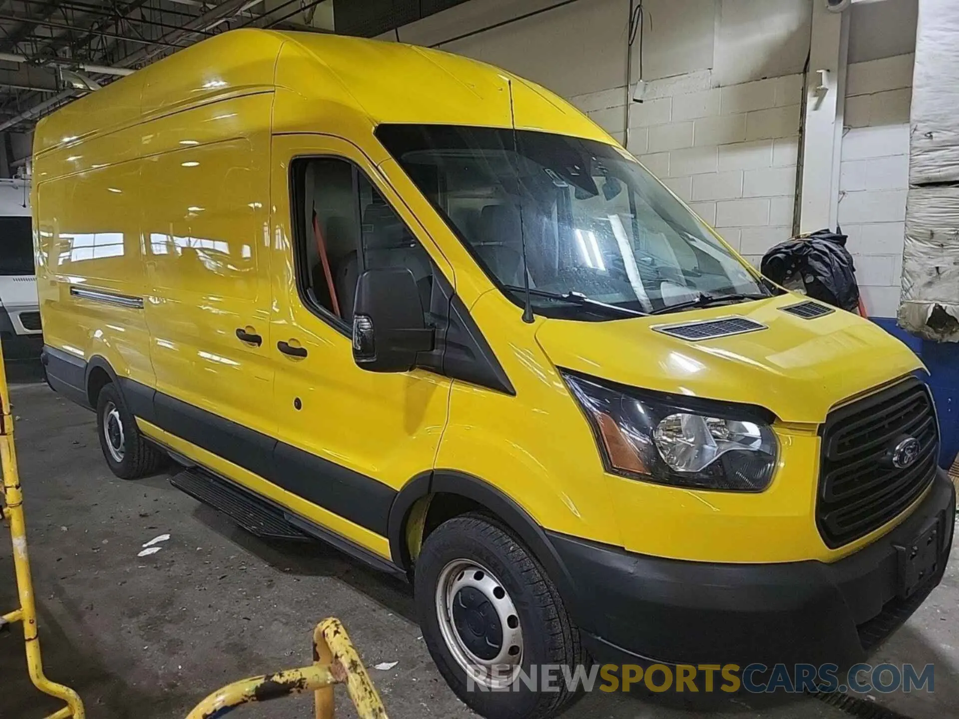 31 Photograph of a damaged car 1FTYR3XMXKKA78327 FORD TRANSIT 2019