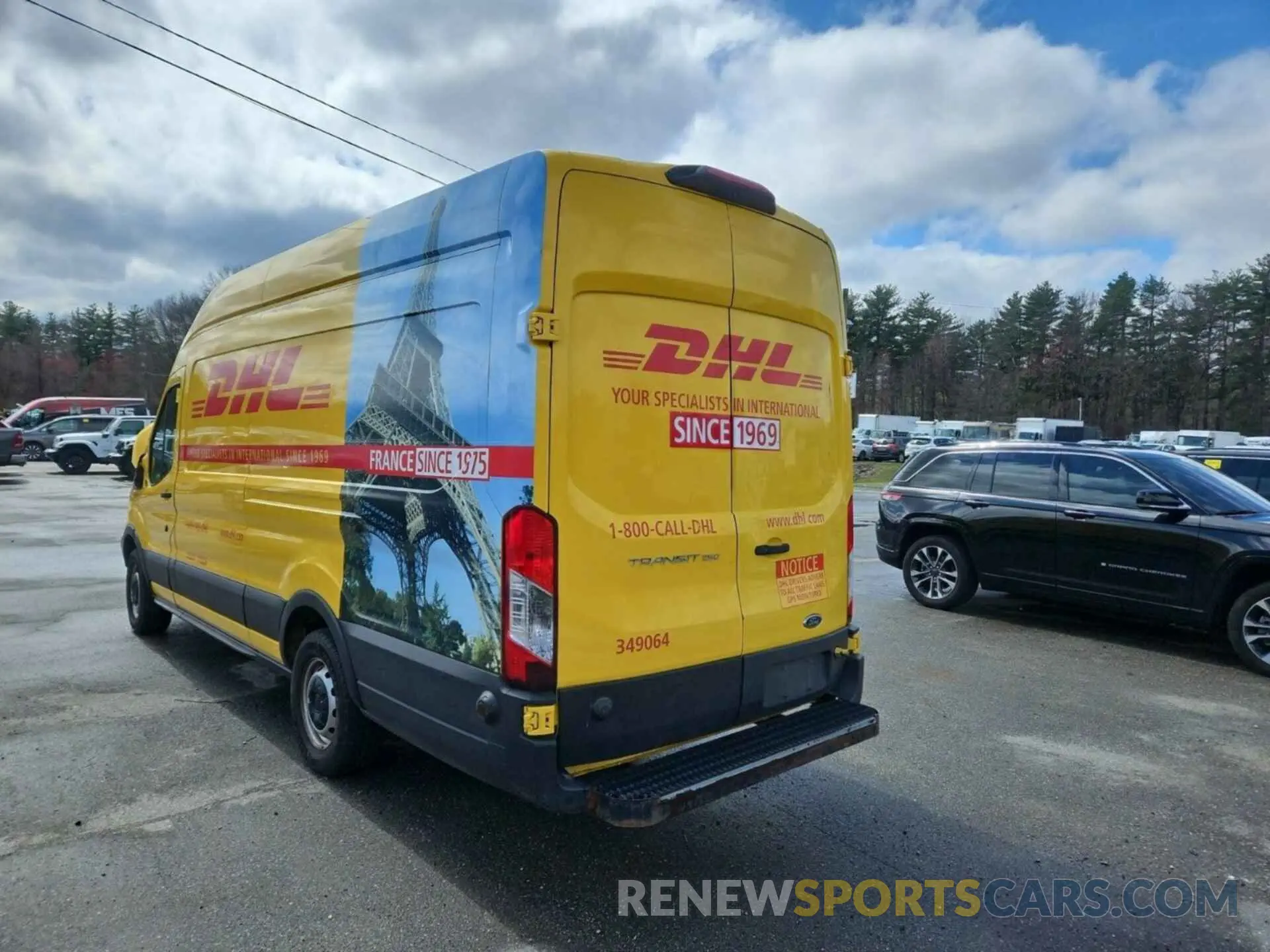 32 Photograph of a damaged car 1FTYR3XMXKKA78327 FORD TRANSIT 2019