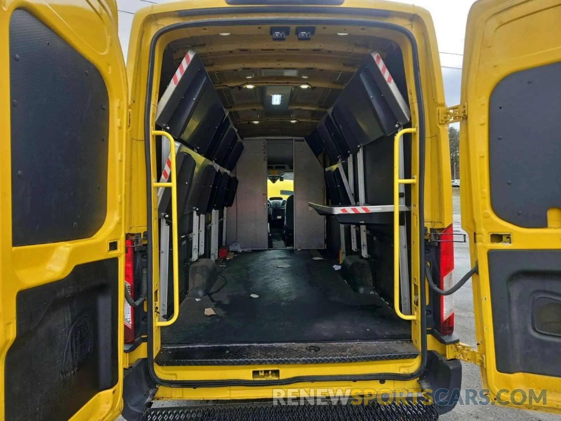 36 Photograph of a damaged car 1FTYR3XMXKKA78327 FORD TRANSIT 2019