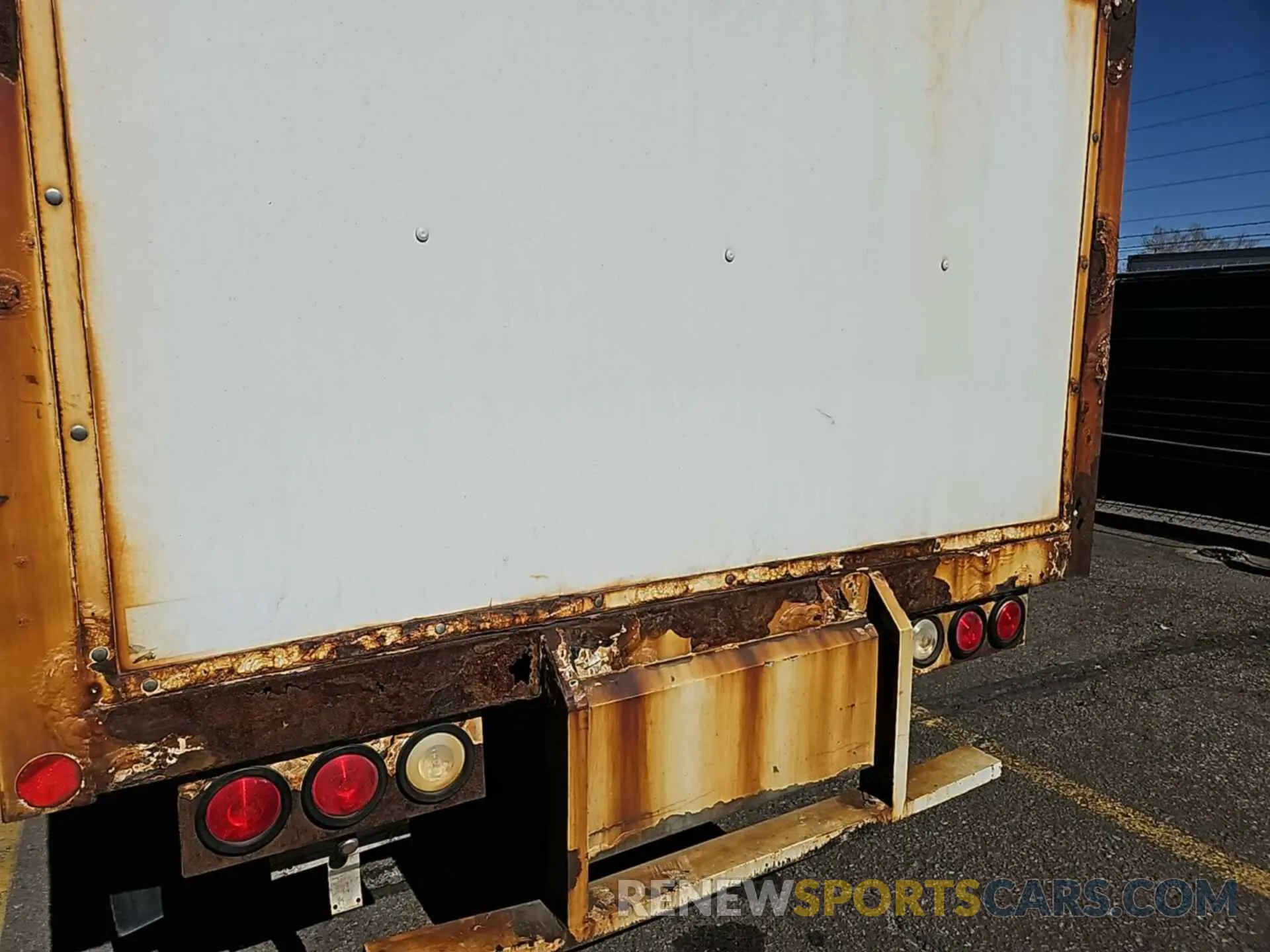 11 Photograph of a damaged car 1FDBF6ZG6LKA16363 FORD TRANSIT 2020