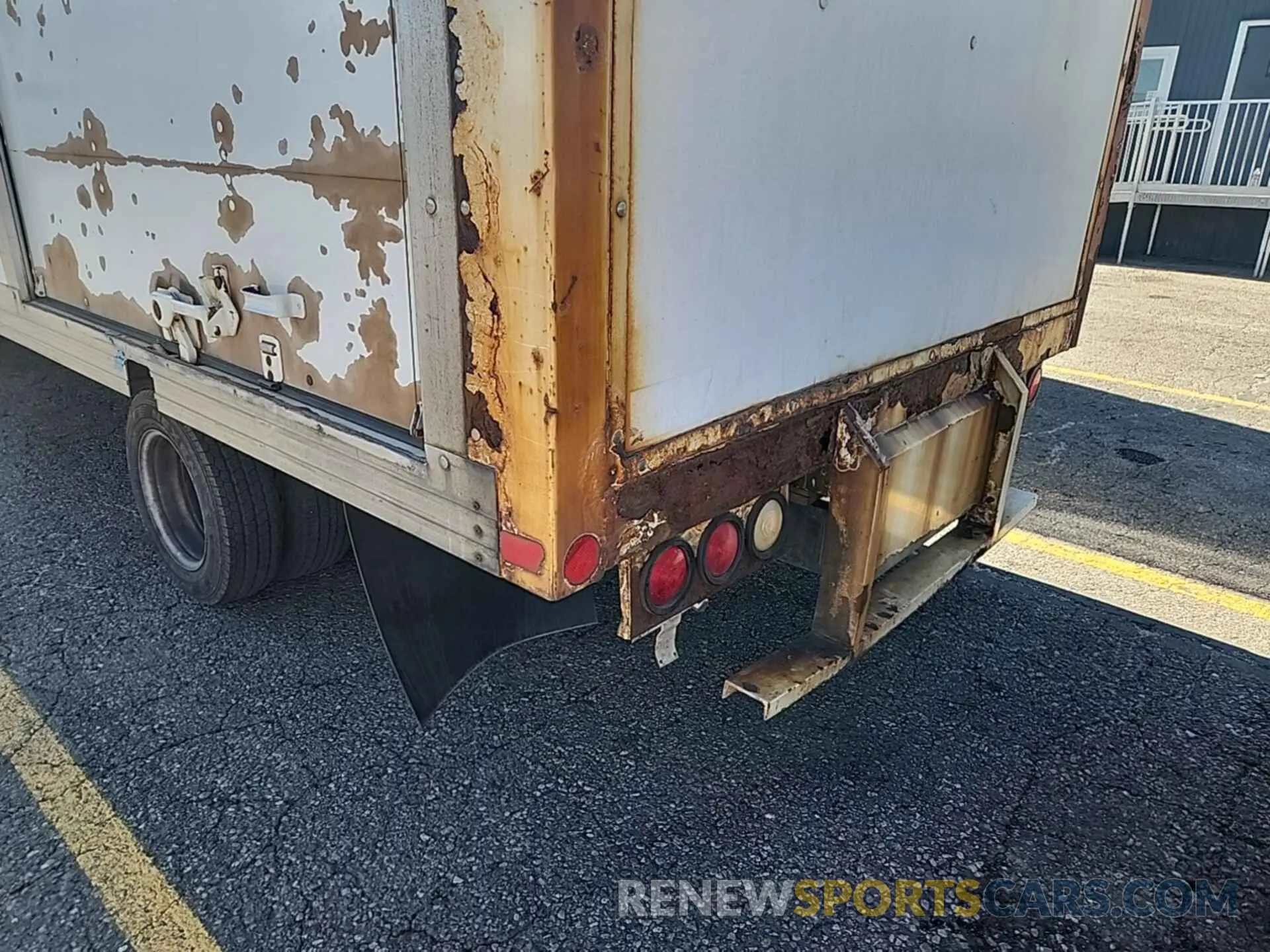 6 Photograph of a damaged car 1FDBF6ZG6LKA16363 FORD TRANSIT 2020