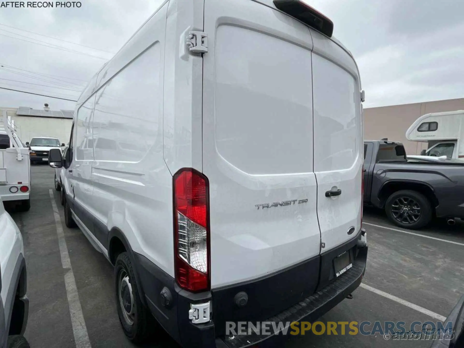 8 Photograph of a damaged car 1FTBR1C89LKB74115 FORD TRANSIT 2020