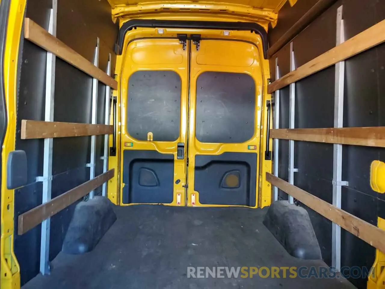 10 Photograph of a damaged car 1FTBR1X84LKA56841 FORD TRANSIT 2020