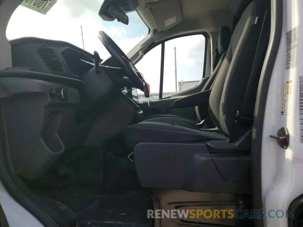 7 Photograph of a damaged car 1FTBR1Y81LKB14001 FORD TRANSIT 2020