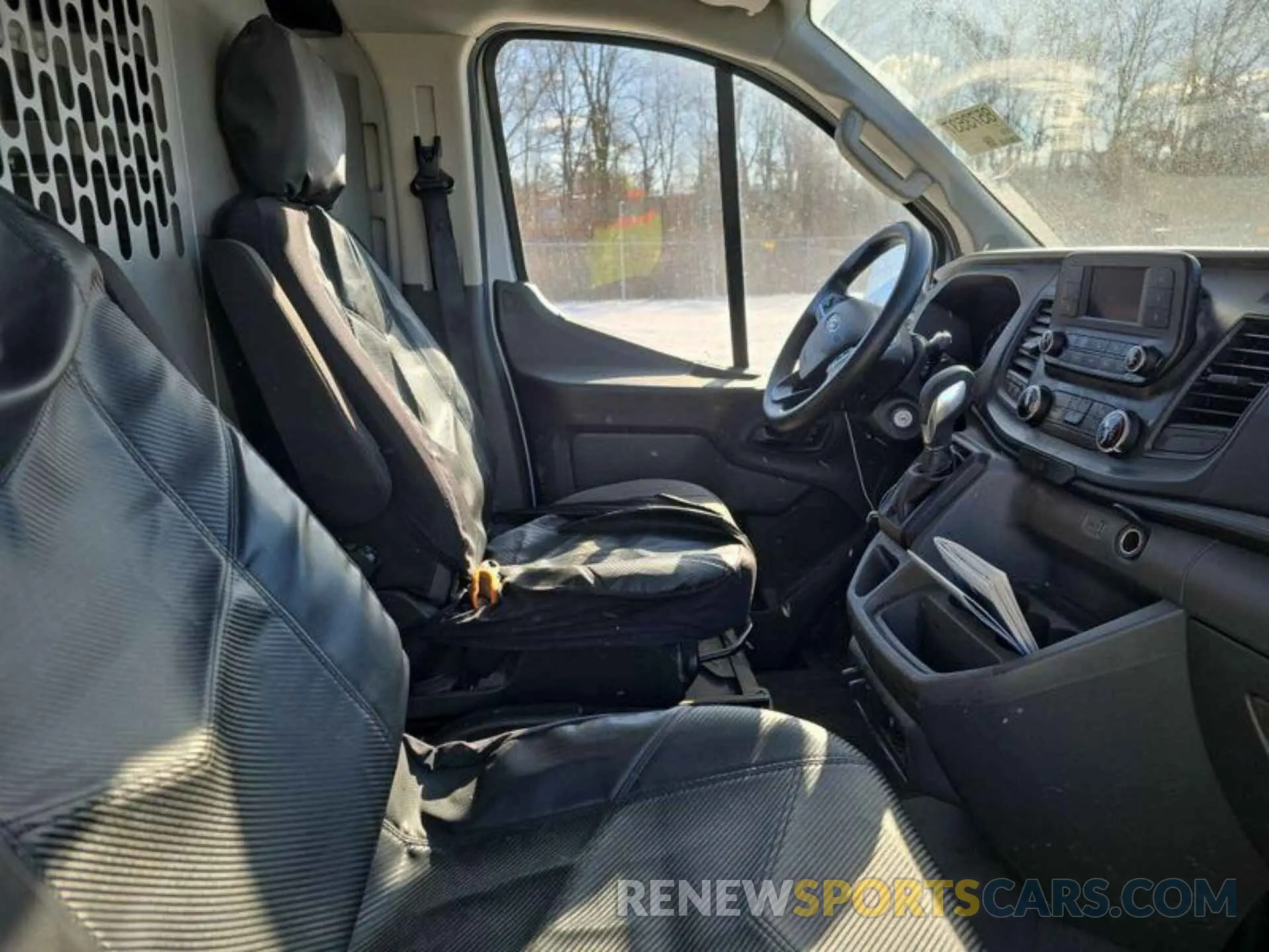 9 Photograph of a damaged car 1FTBR1Y82LKB08403 FORD TRANSIT 2020