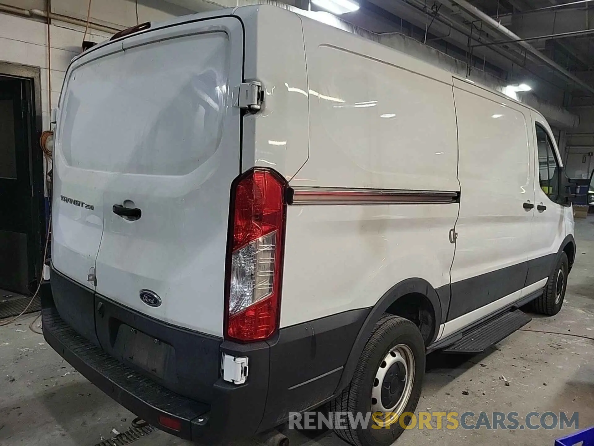 5 Photograph of a damaged car 1FTBR1Y86LKB76574 FORD TRANSIT 2020
