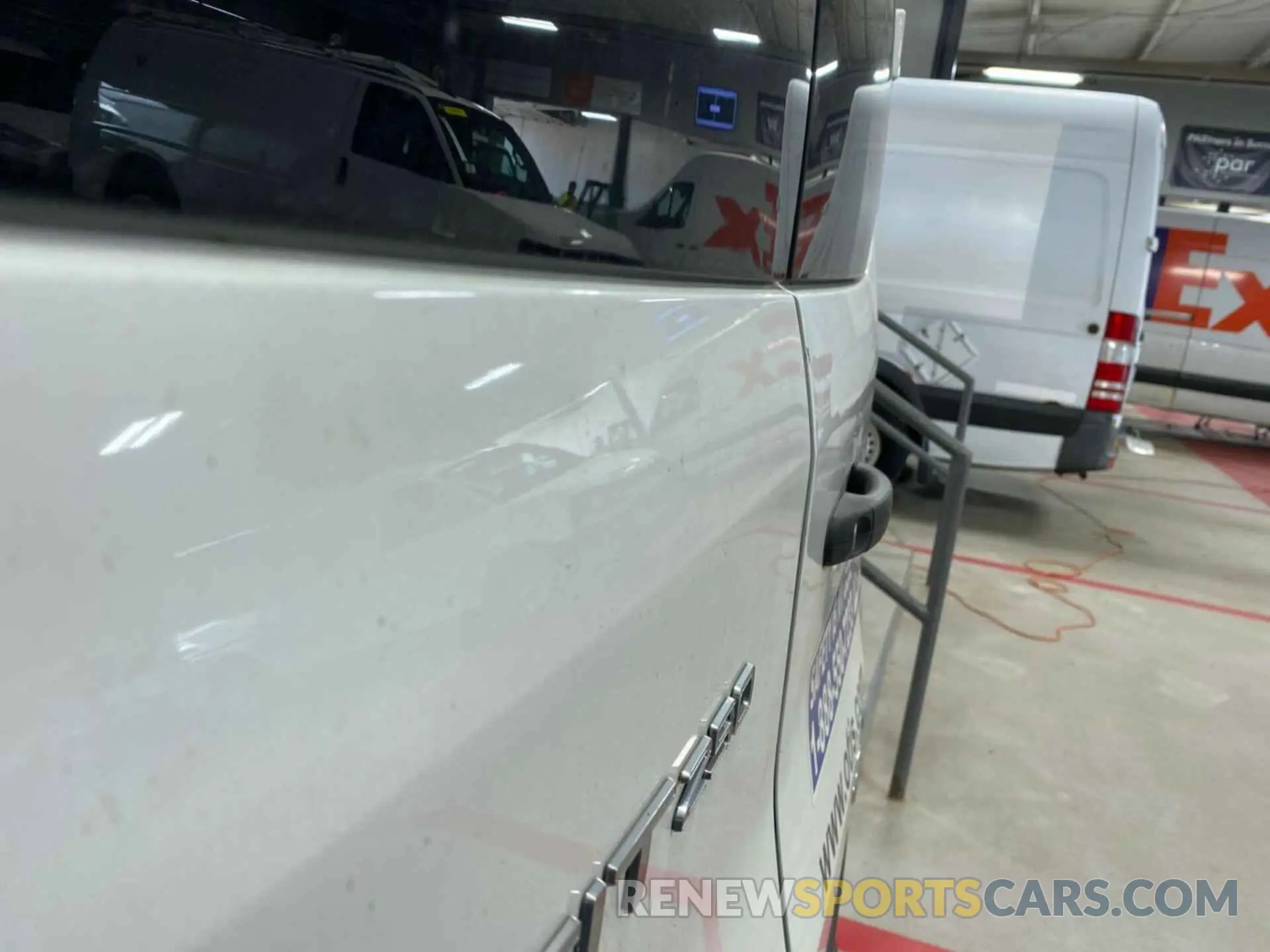 25 Photograph of a damaged car 1FTBR1Y88LKB08471 FORD TRANSIT 2020