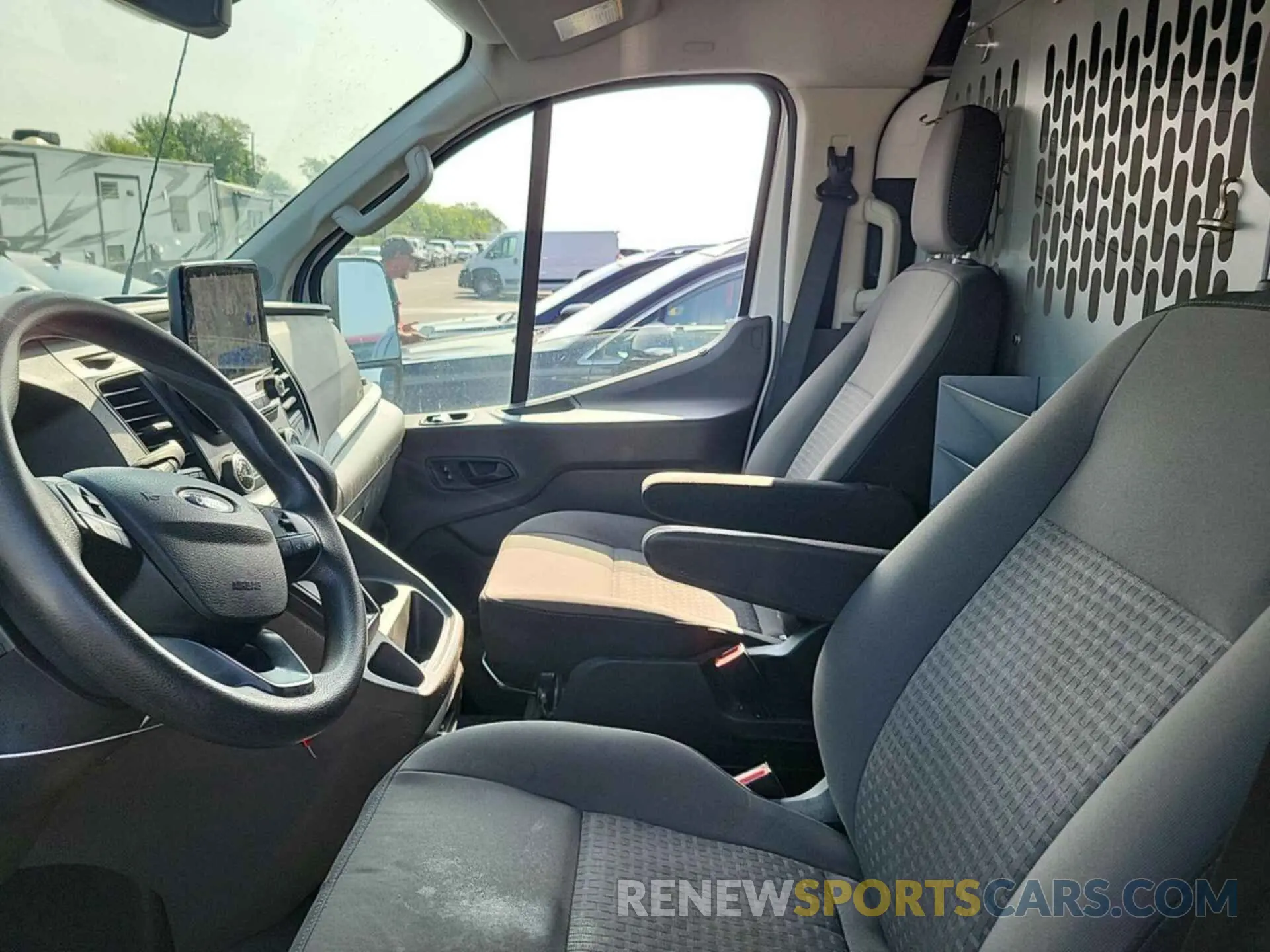 15 Photograph of a damaged car 1FTBR2YG1LKB62031 FORD TRANSIT 2020
