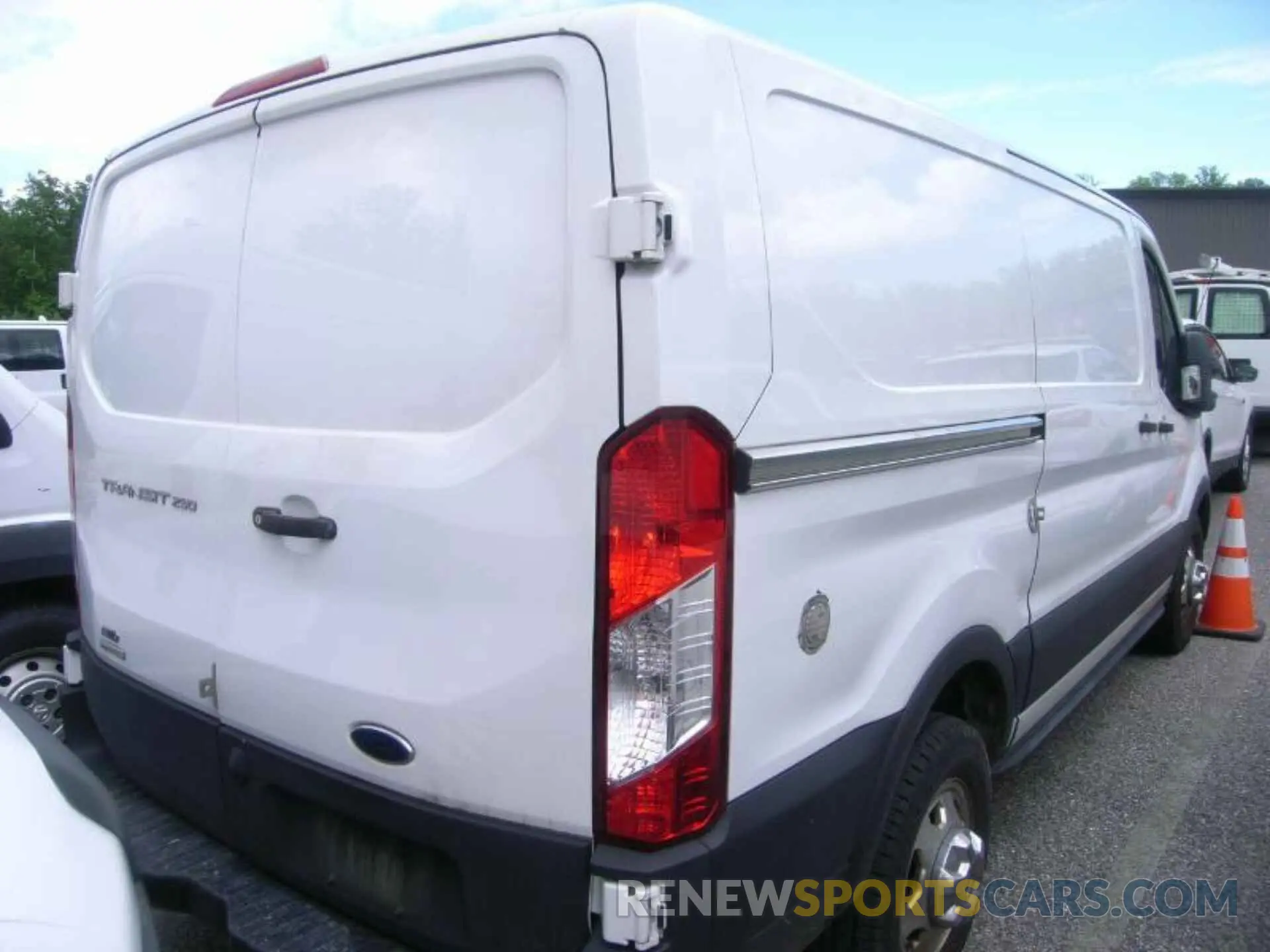 14 Photograph of a damaged car 1FTBR2YG9LKA26097 FORD TRANSIT 2020