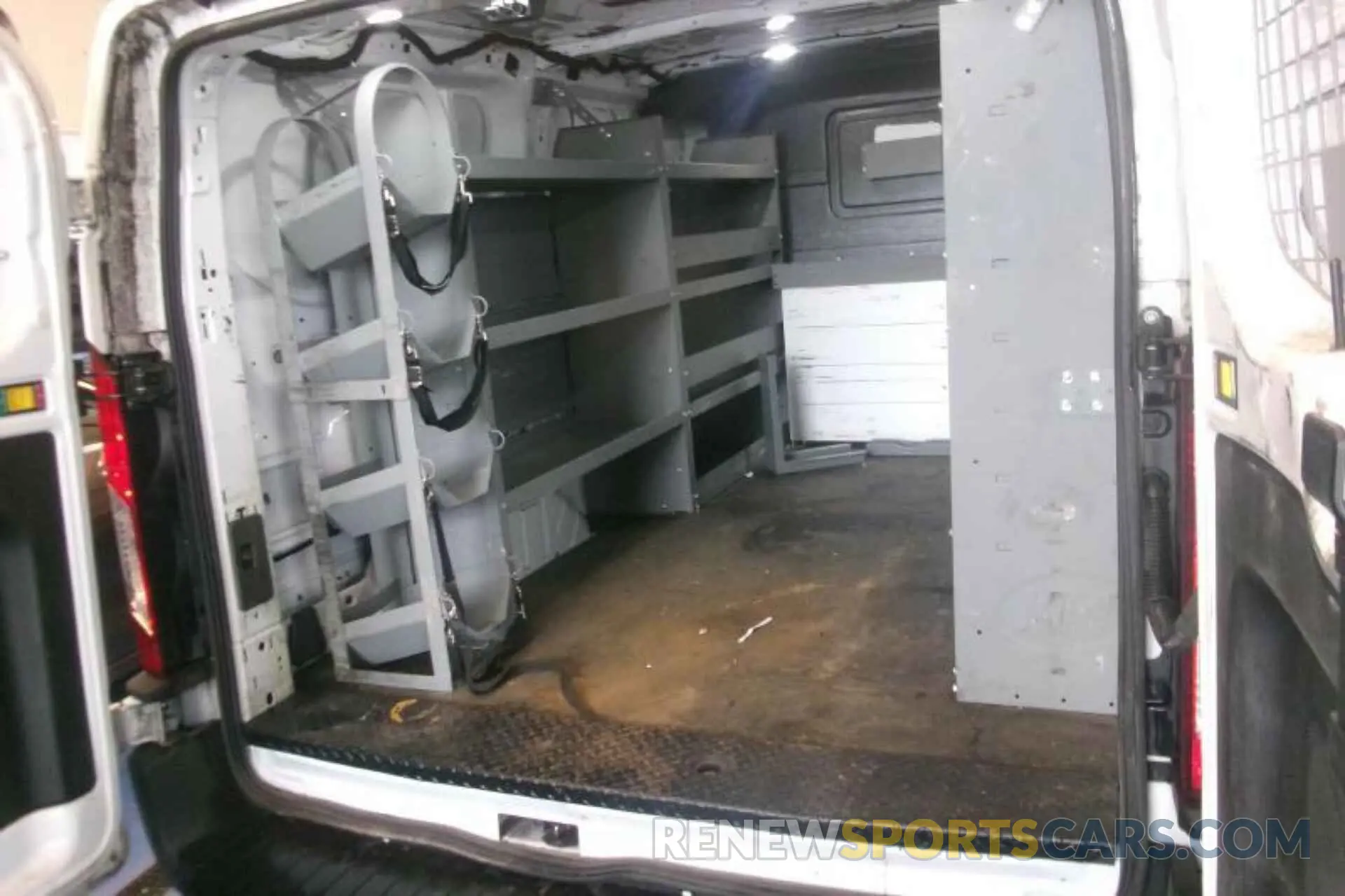 15 Photograph of a damaged car 1FTBR2YG9LKA26097 FORD TRANSIT 2020
