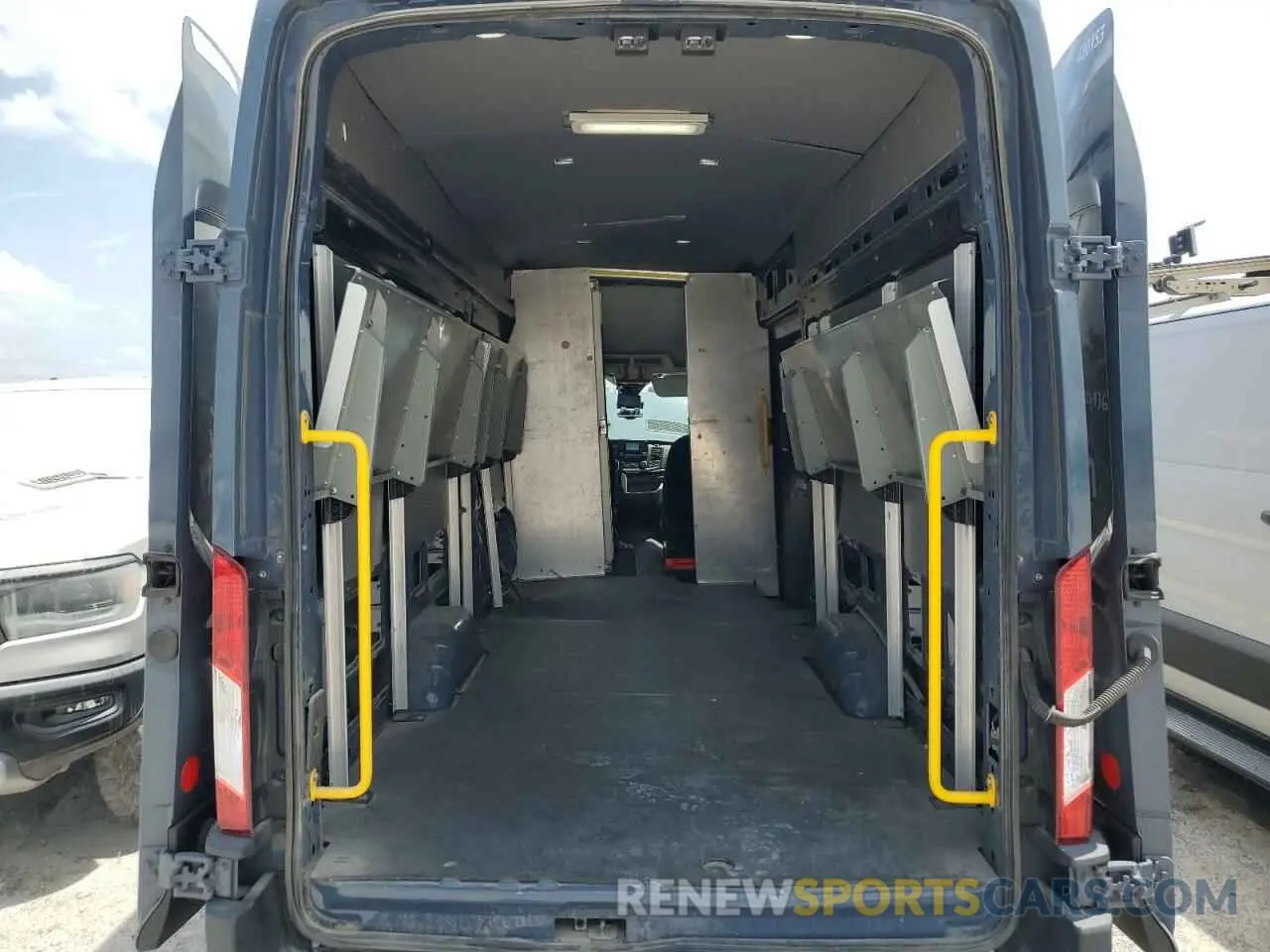 10 Photograph of a damaged car 1FTBR3X80LKA28305 FORD TRANSIT 2020