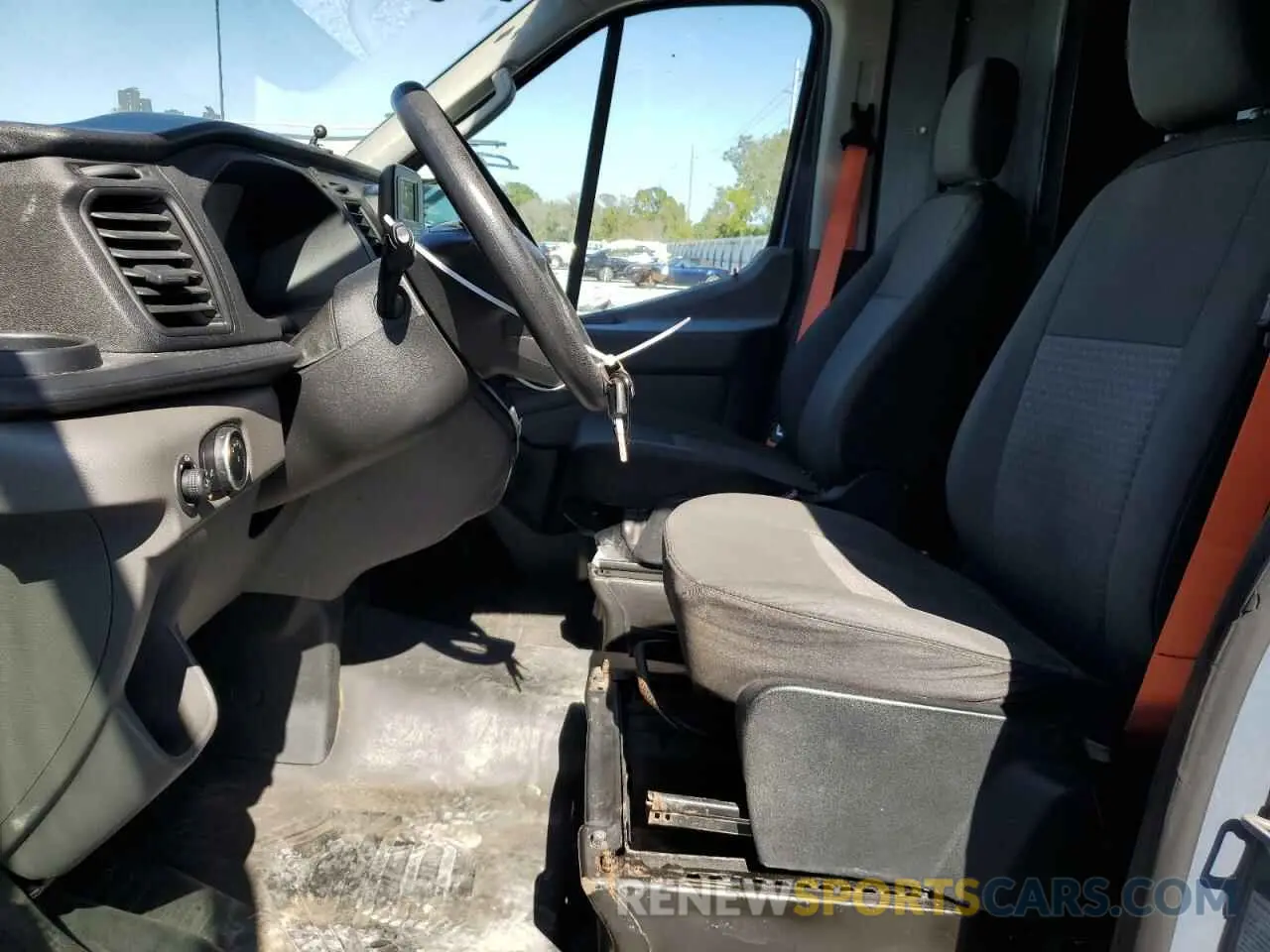7 Photograph of a damaged car 1FTBR3X8XLKA72246 FORD TRANSIT 2020