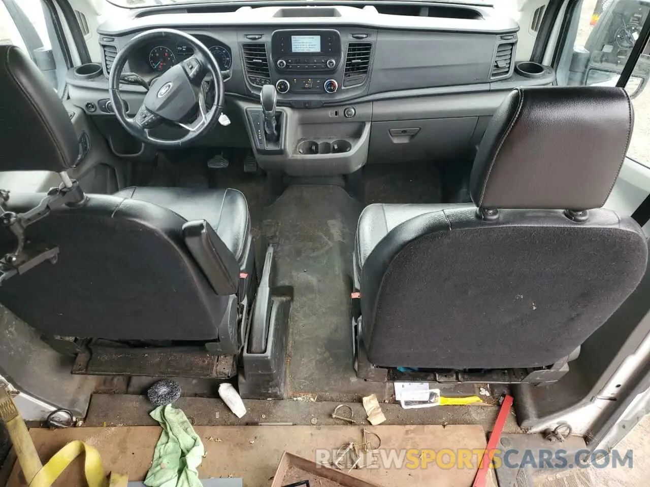 8 Photograph of a damaged car 1FTBW9C83LKA36075 FORD TRANSIT 2020