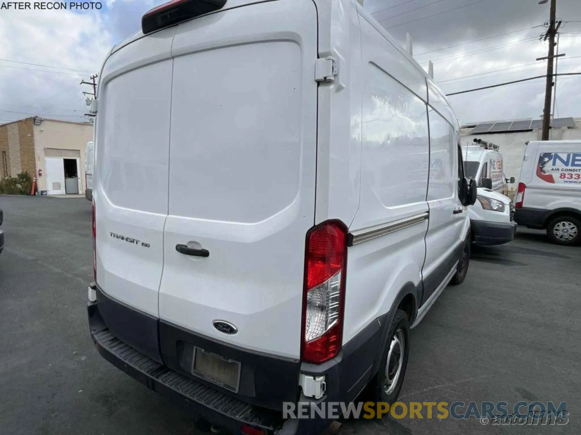3 Photograph of a damaged car 1FTYE1C85LKB77907 FORD TRANSIT 2020