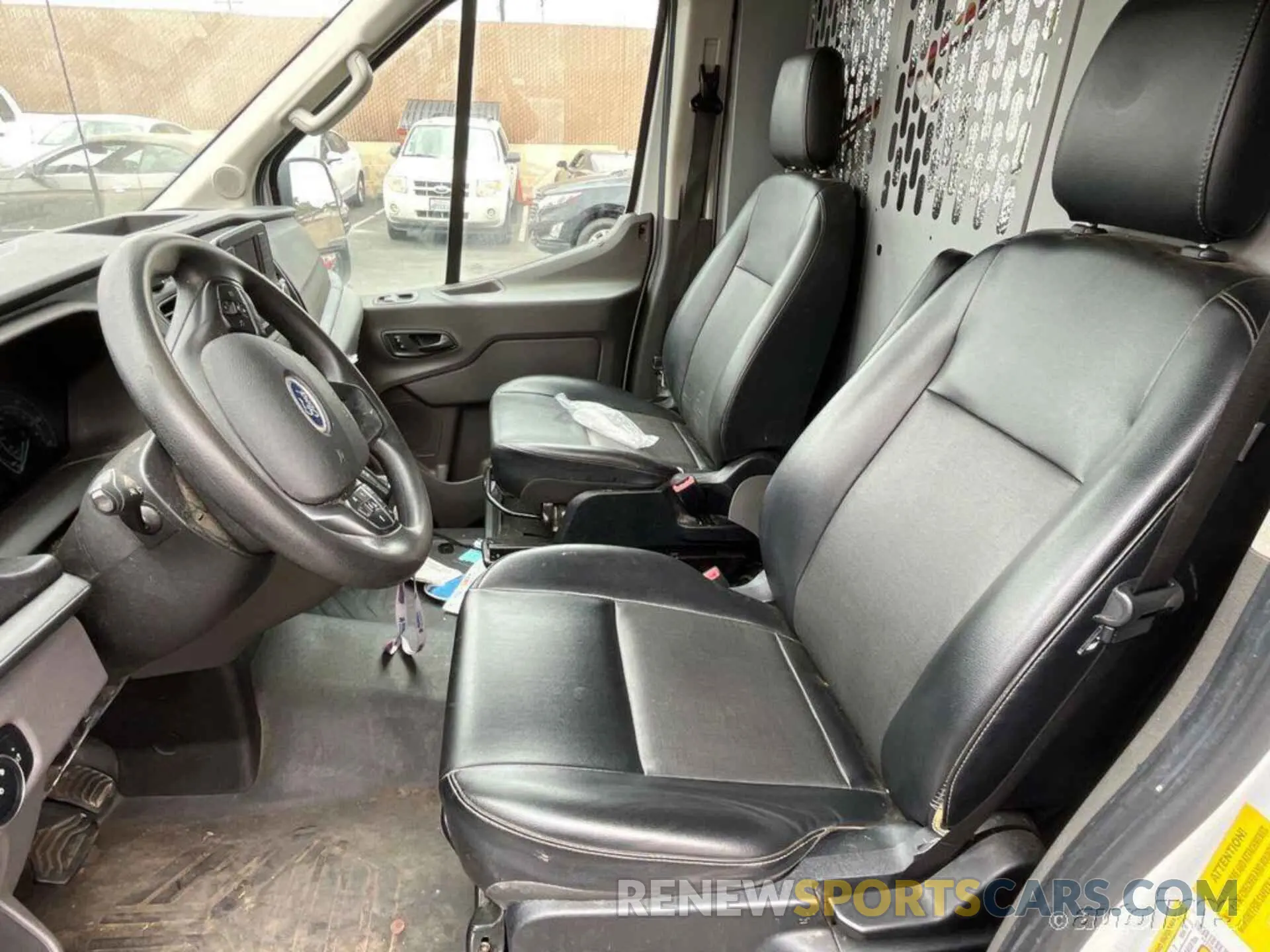 4 Photograph of a damaged car 1FTYE1C85LKB77907 FORD TRANSIT 2020