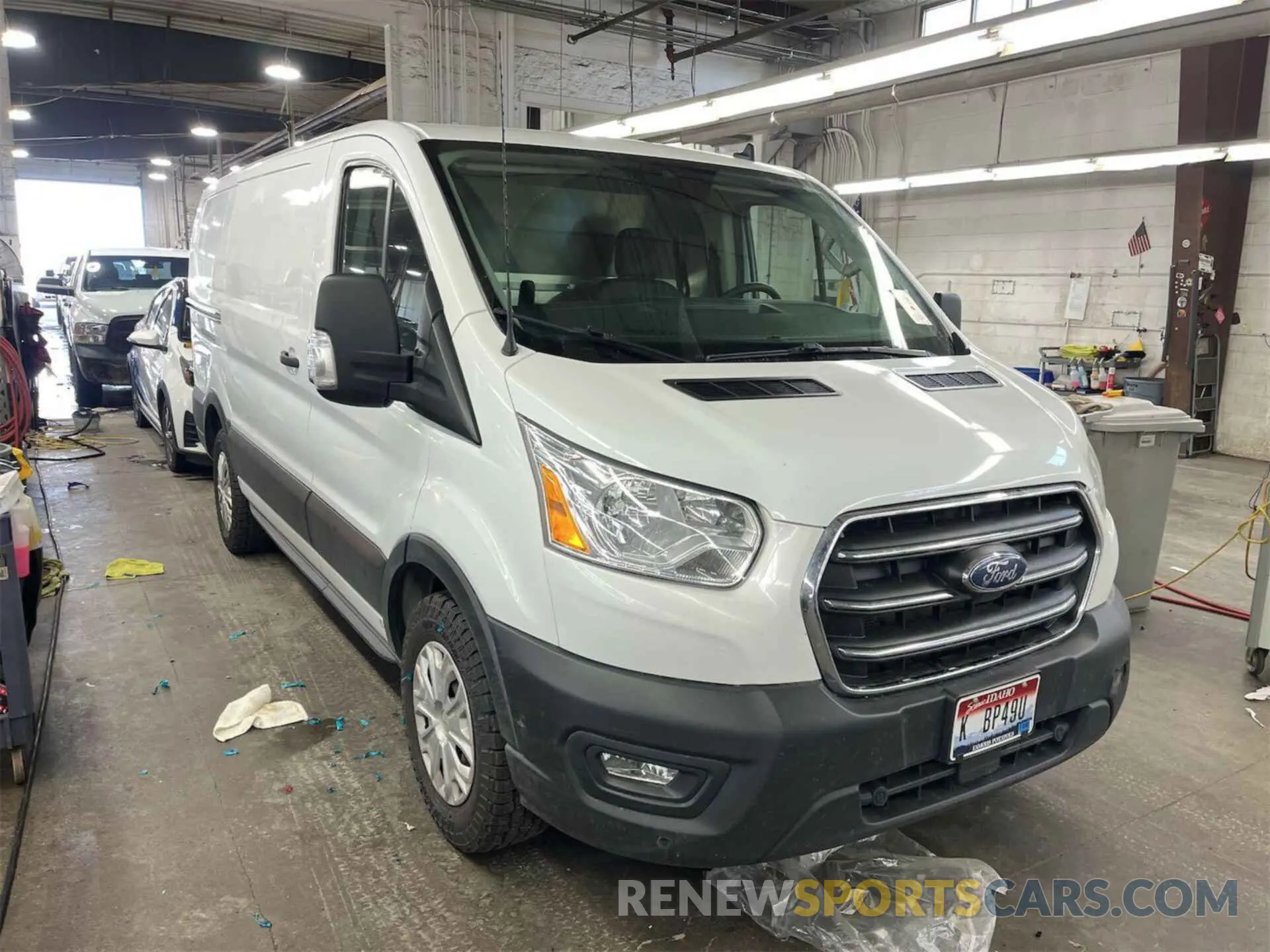 32 Photograph of a damaged car 1FTYE1Y86LKB55150 FORD TRANSIT 2020