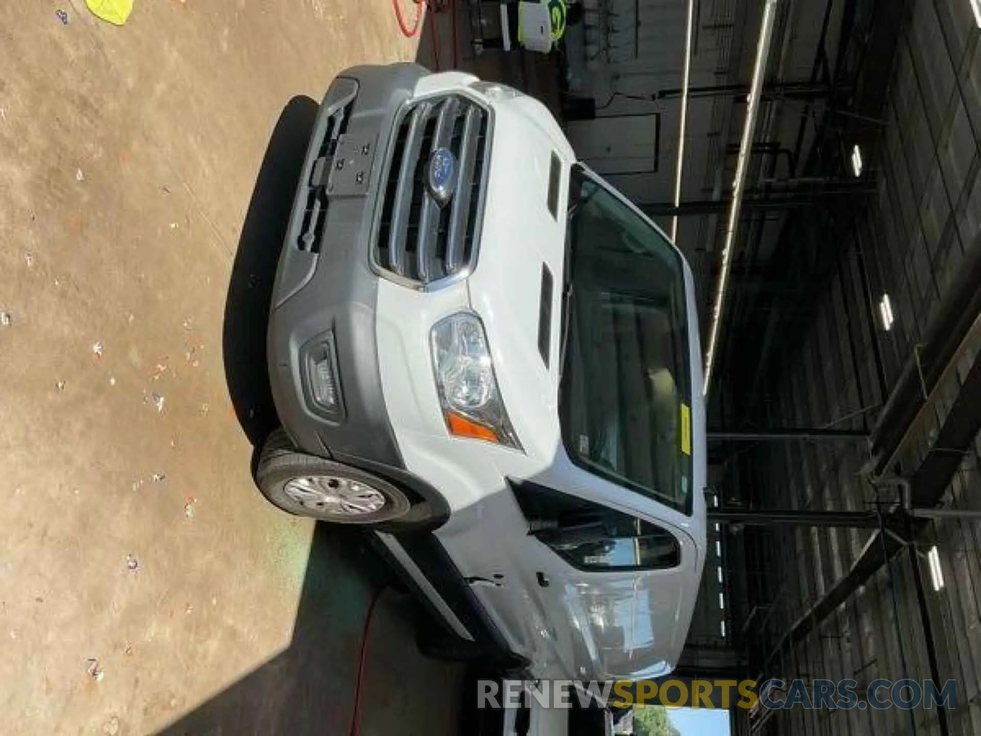 17 Photograph of a damaged car 1FTYE1Y8XLKB22510 FORD TRANSIT 2020