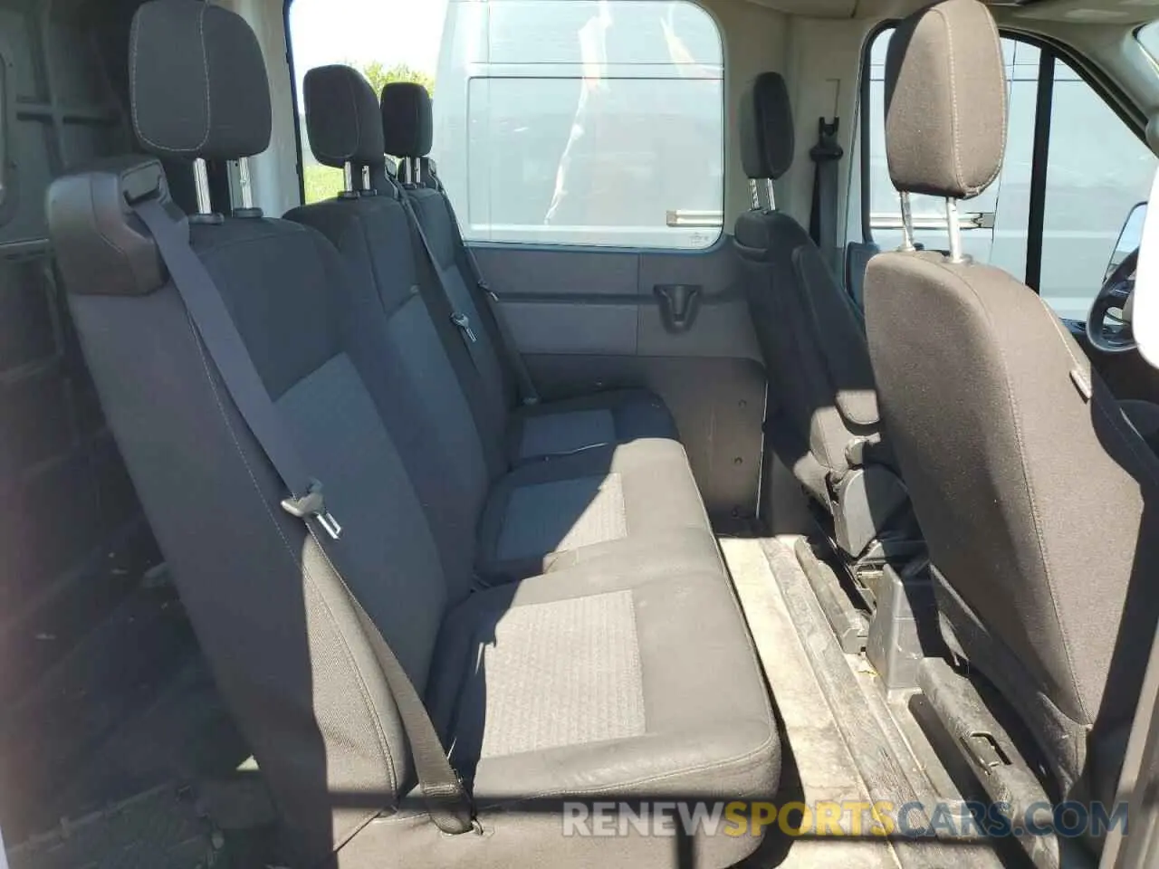 11 Photograph of a damaged car 1FTYE2D87LKB77704 FORD TRANSIT 2020