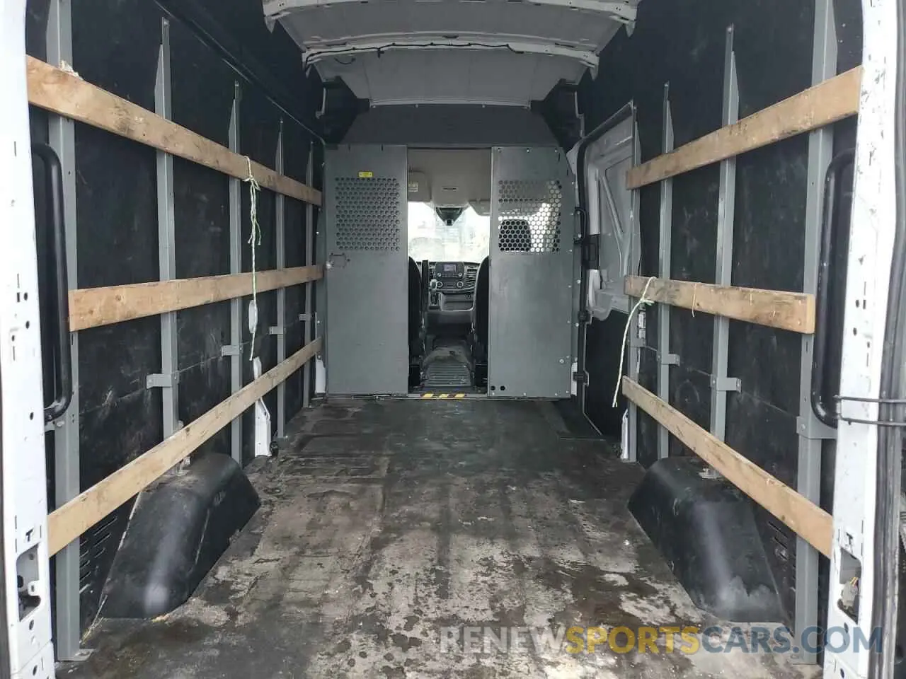 10 Photograph of a damaged car 1FTBR1X8XMKA57008 FORD TRANSIT 2021