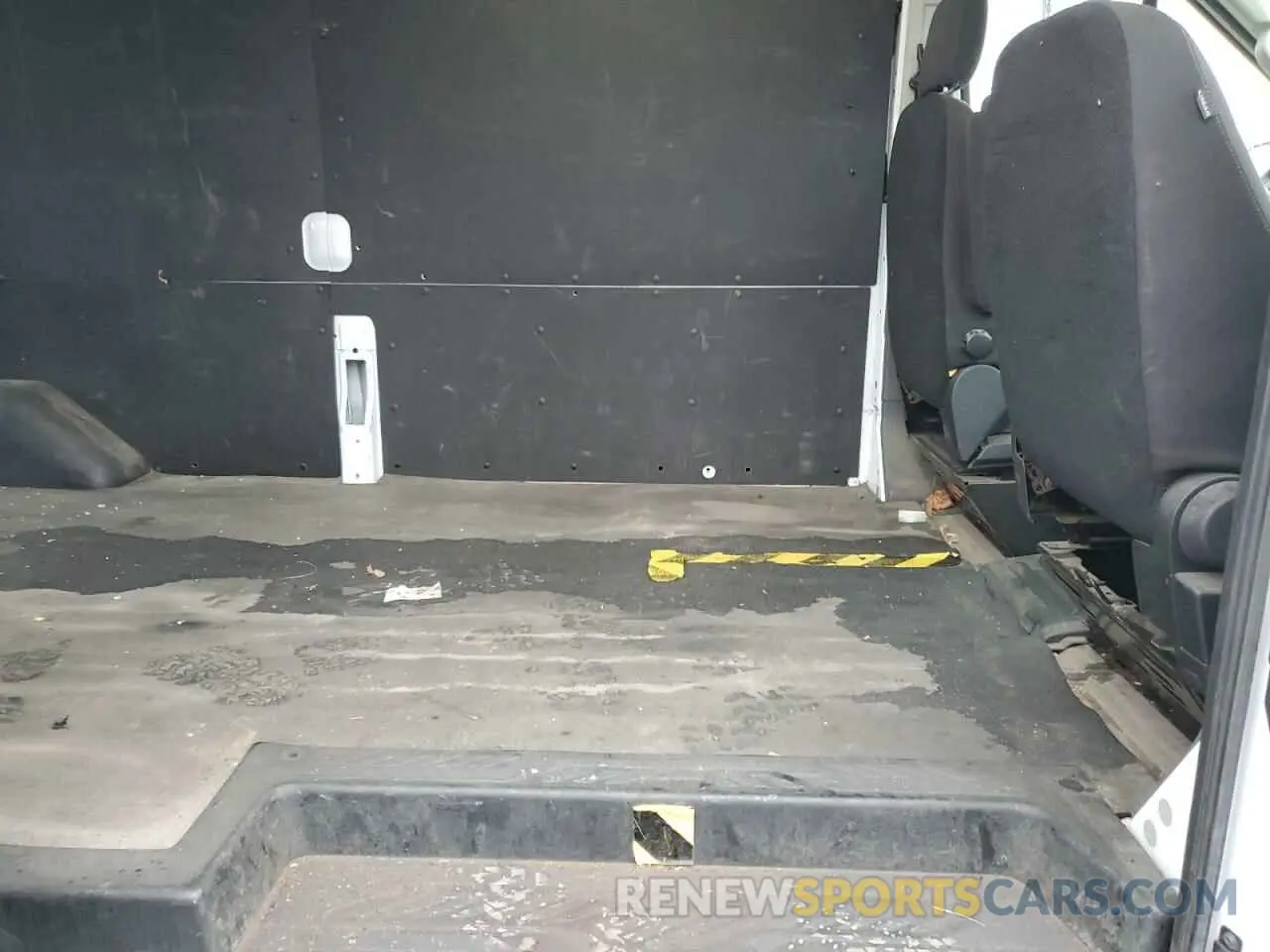 11 Photograph of a damaged car 1FTBR2C83MKA48498 FORD TRANSIT 2021