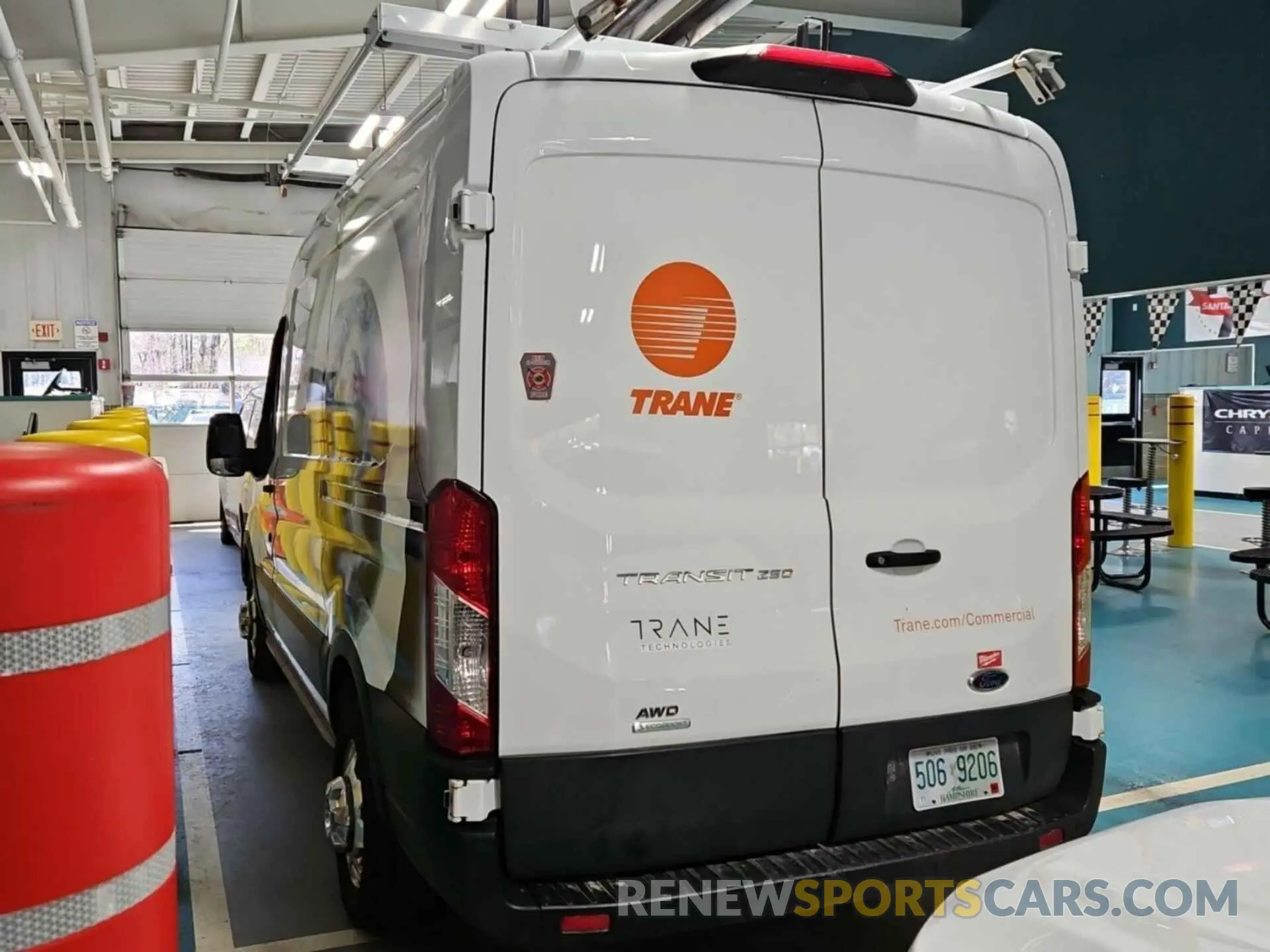 18 Photograph of a damaged car 1FTBR2CG0MKB03044 FORD TRANSIT 2021