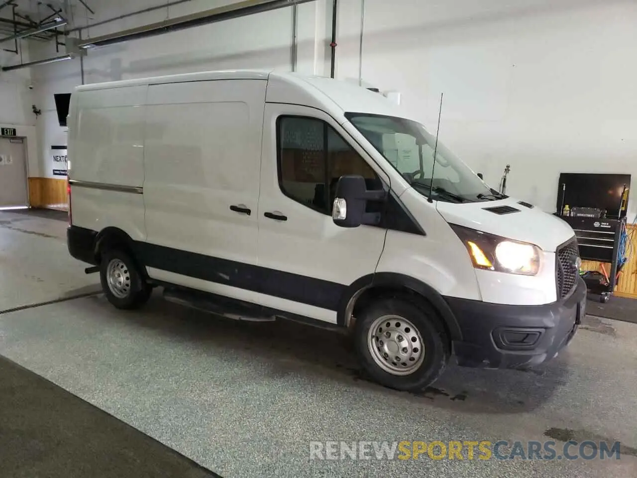 4 Photograph of a damaged car 1FTBR2CG2MKA40366 FORD TRANSIT 2021