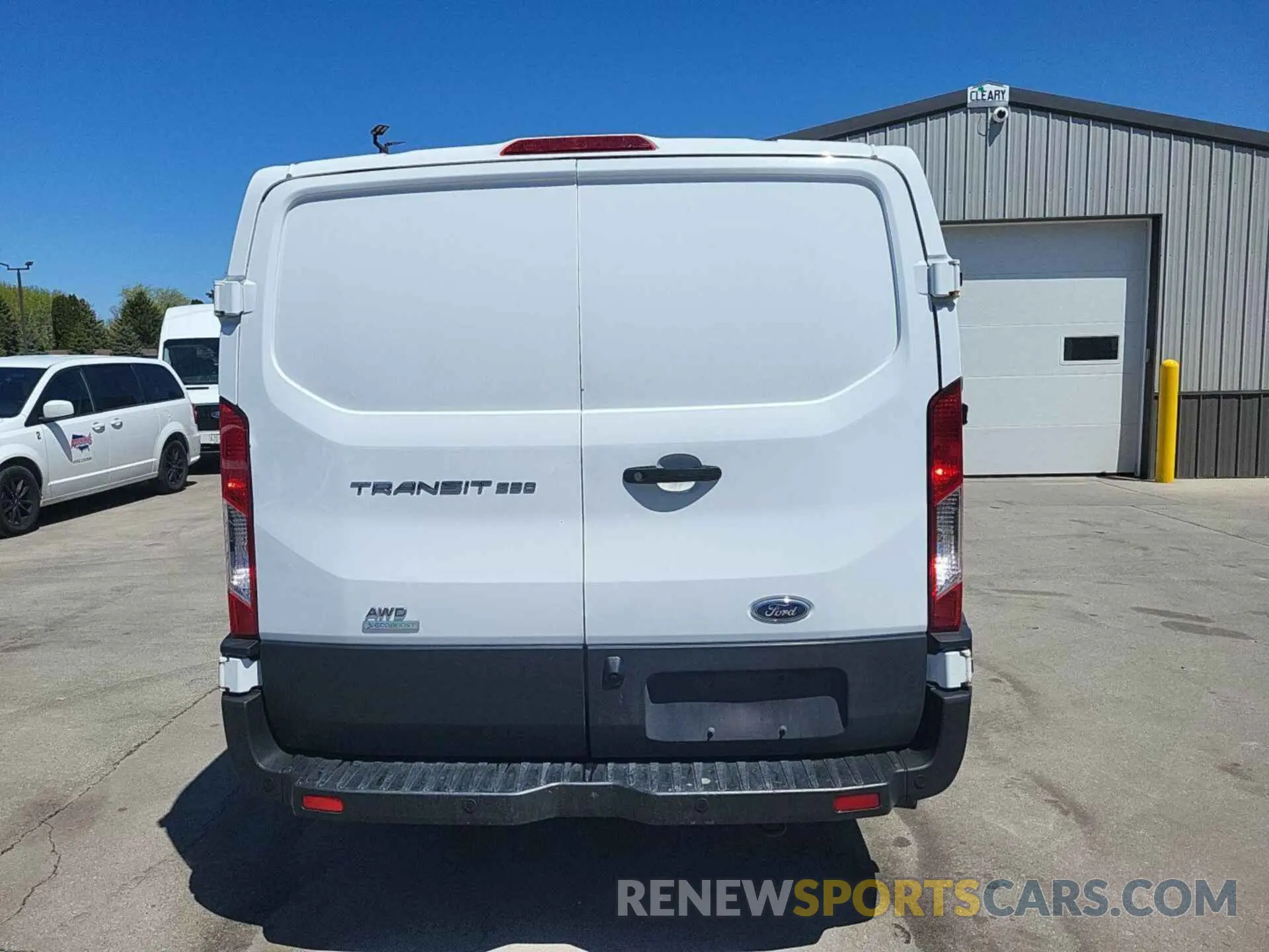 17 Photograph of a damaged car 1FTBR2YG9MKA43127 FORD TRANSIT 2021