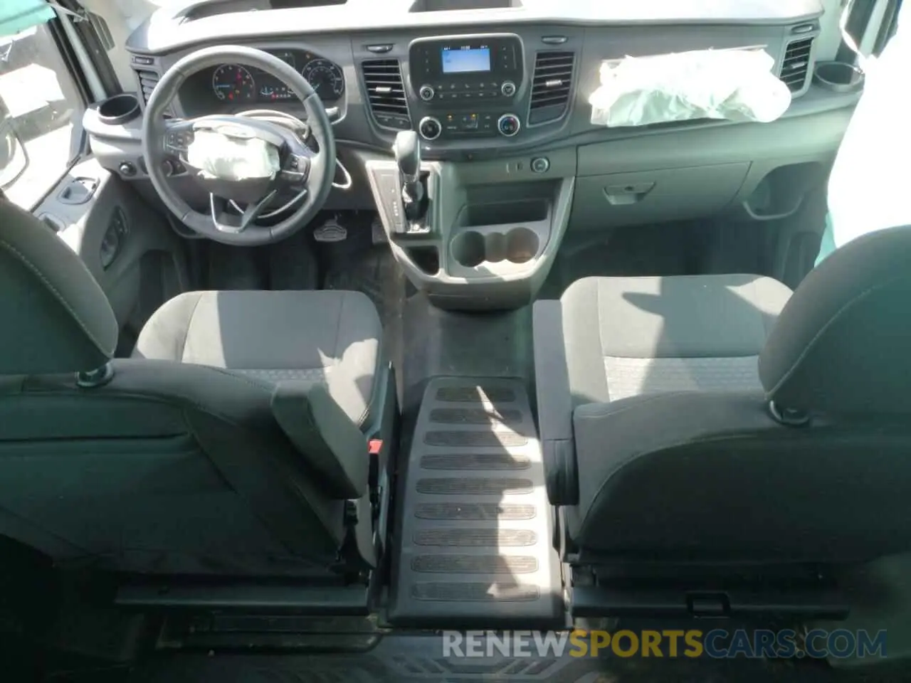 8 Photograph of a damaged car 1FBAX2C85NKA17809 FORD TRANSIT 2022