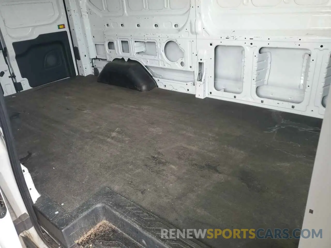 10 Photograph of a damaged car 1FTBR1C8XNKA05854 FORD TRANSIT 2022