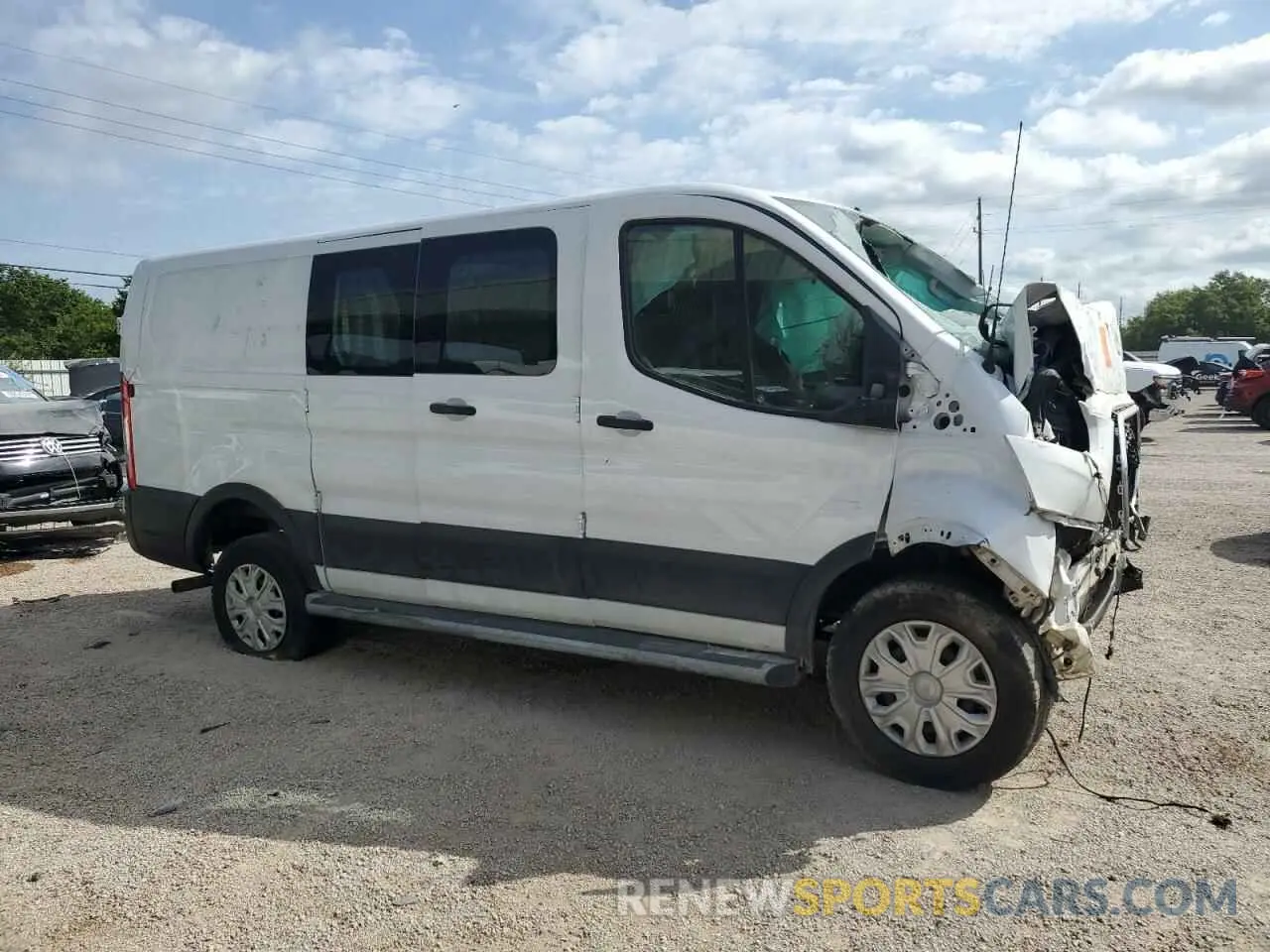 4 Photograph of a damaged car 1FTBR1Y86NKA38603 FORD TRANSIT 2022