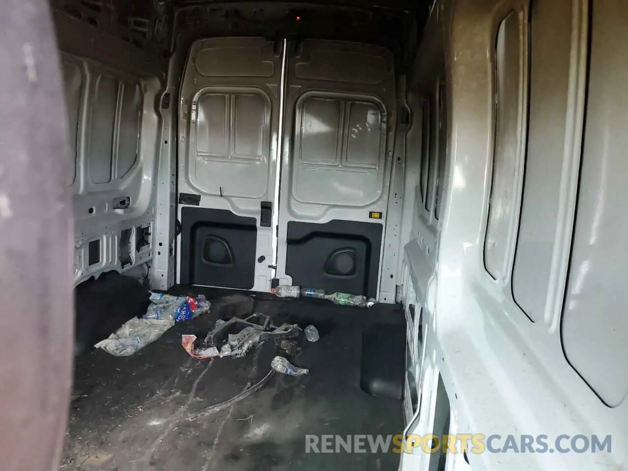 10 Photograph of a damaged car 1FTBR2X83NKA67967 FORD TRANSIT 2022