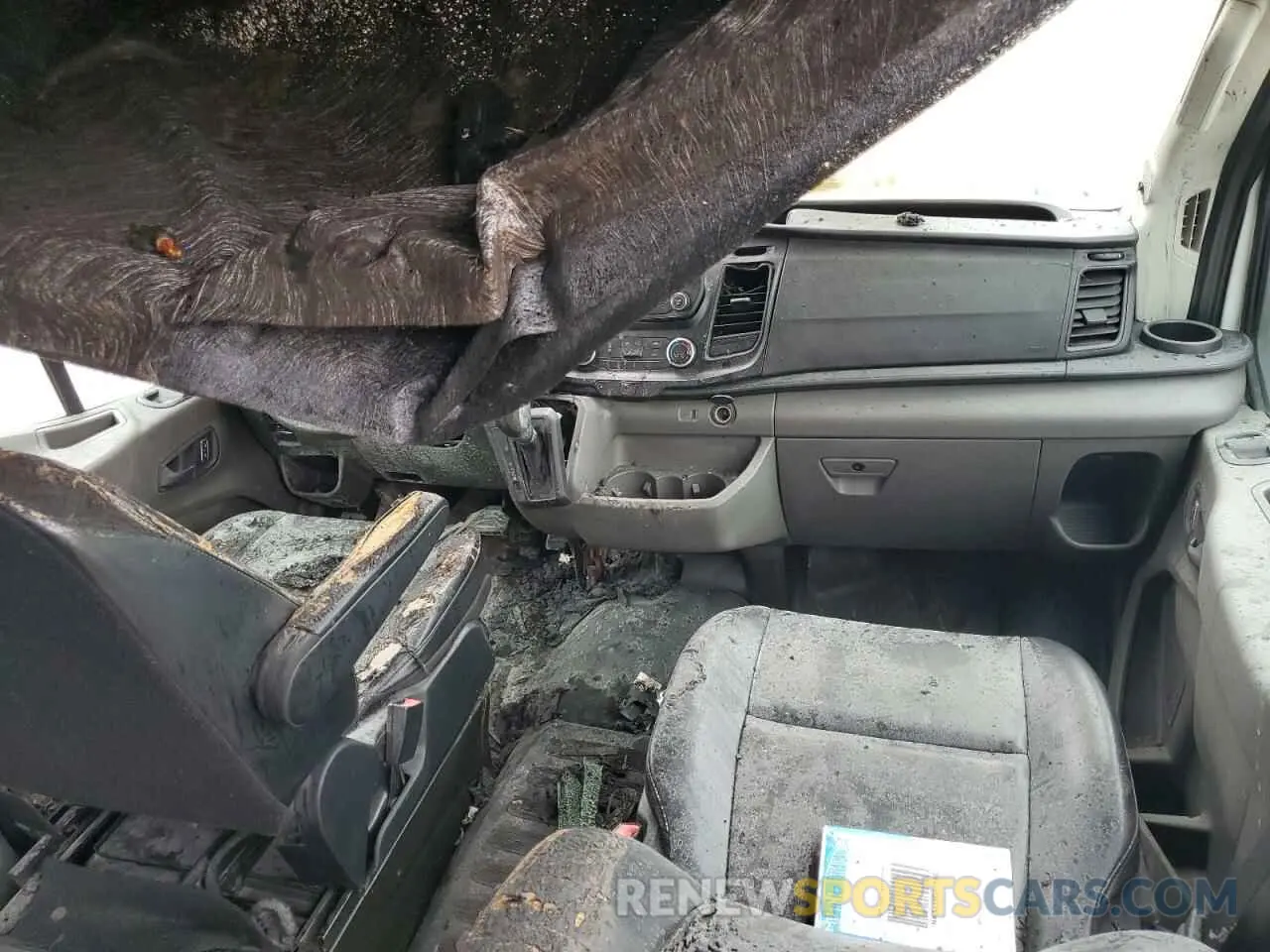 8 Photograph of a damaged car 1FTBR2X83NKA67967 FORD TRANSIT 2022