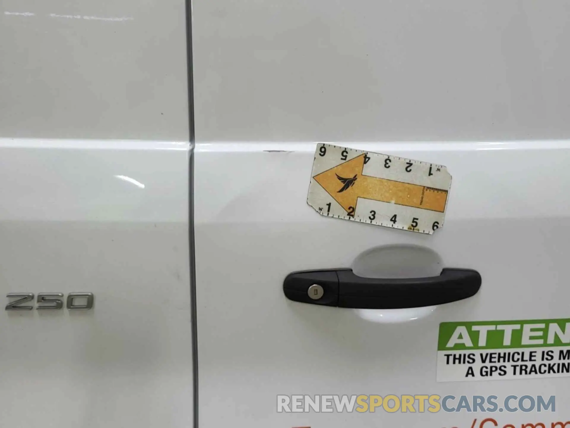 18 Photograph of a damaged car 1FTBR2YG8NKA06555 FORD TRANSIT 2022