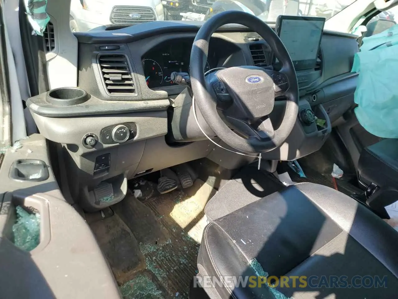 8 Photograph of a damaged car 1FTBW1YK4NKA29998 FORD TRANSIT 2022