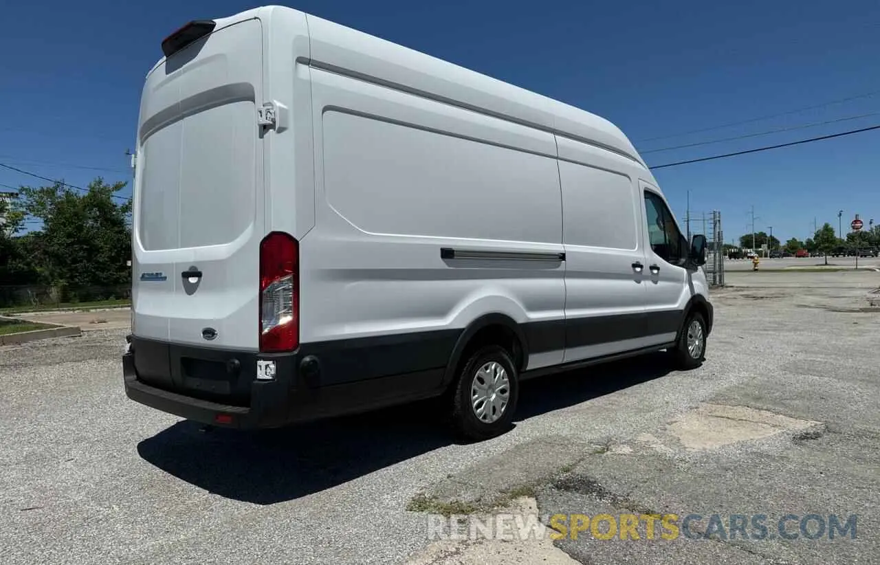 4 Photograph of a damaged car 1FTBW3XK7NKA46839 FORD TRANSIT 2022