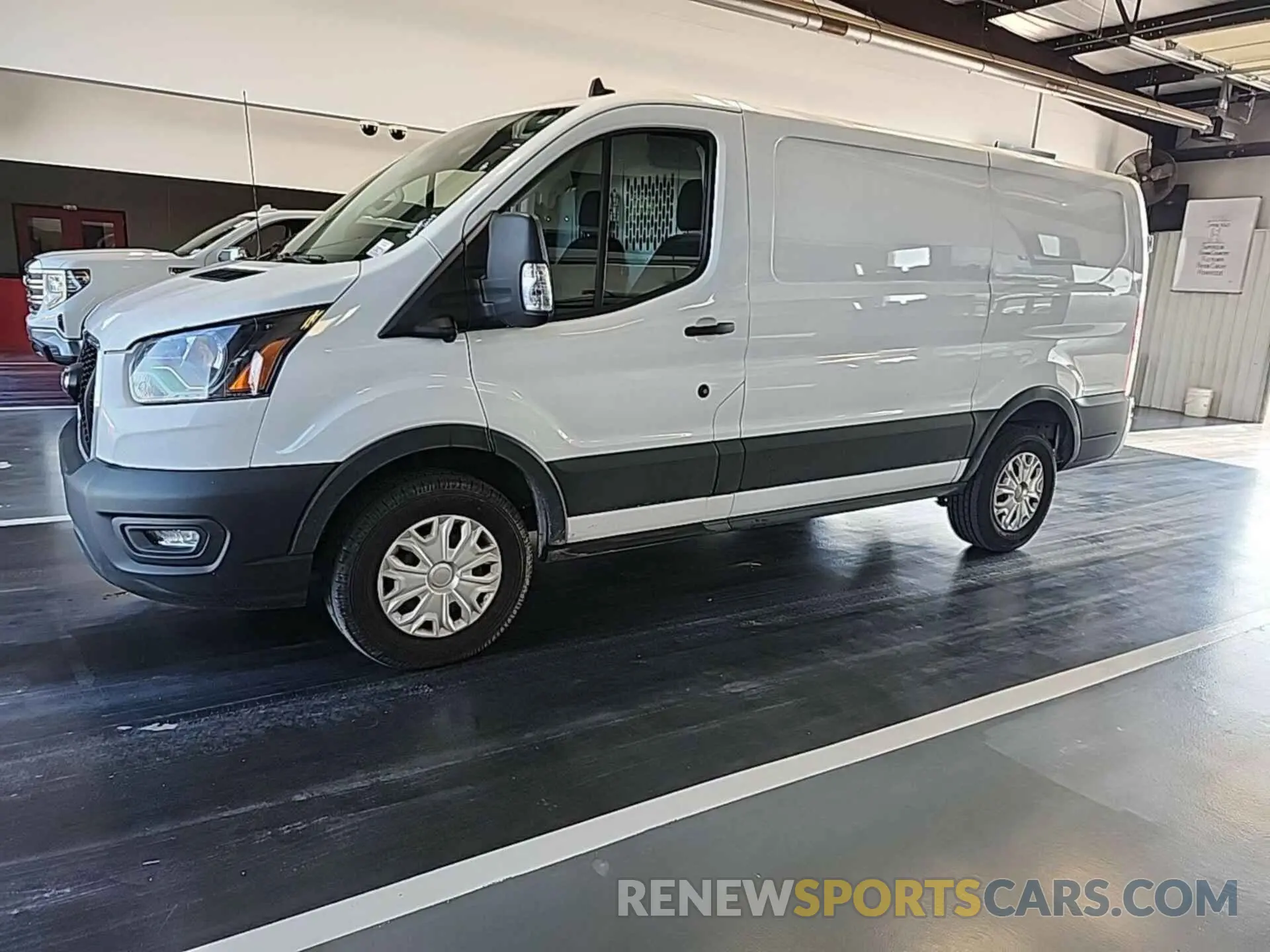 17 Photograph of a damaged car 1FTBR1Y81PKA72158 FORD TRANSIT 2023