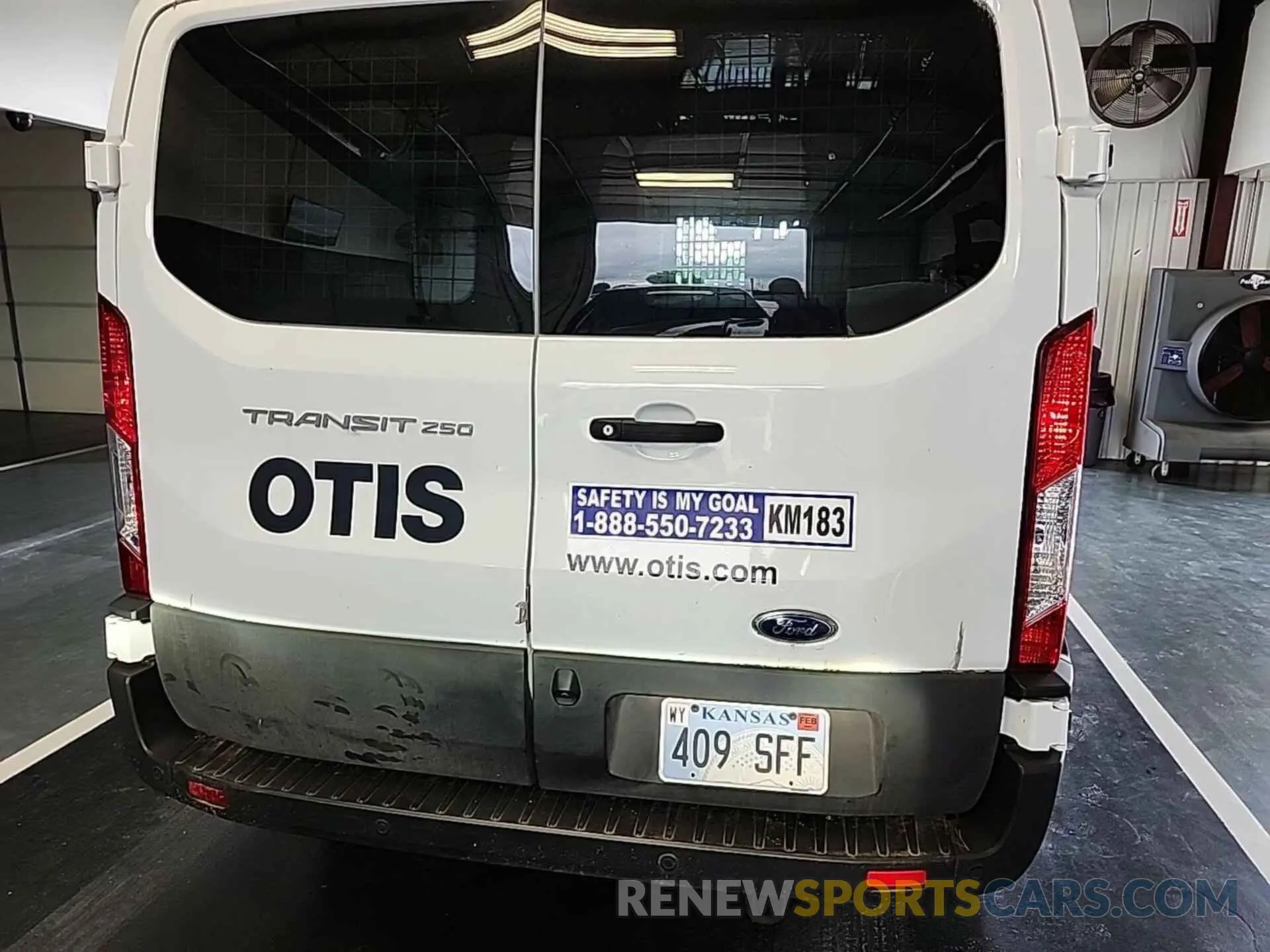 22 Photograph of a damaged car 1FTBR1Y81PKA72158 FORD TRANSIT 2023