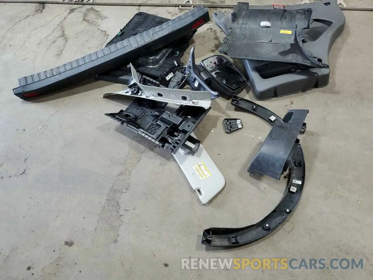13 Photograph of a damaged car 1FTBR1Y81PKB80568 FORD TRANSIT 2023