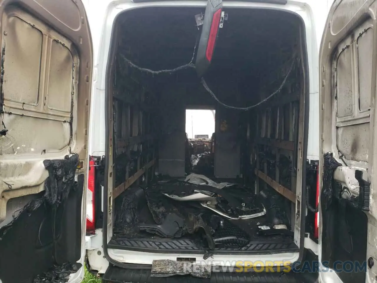 10 Photograph of a damaged car 1FTBR2X85PKA25531 FORD TRANSIT 2023
