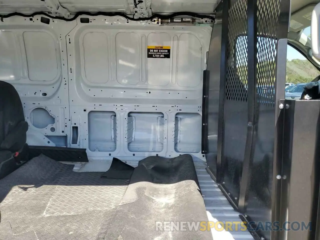 10 Photograph of a damaged car 1FTBR1Y88RKA68787 FORD TRANSIT 2024