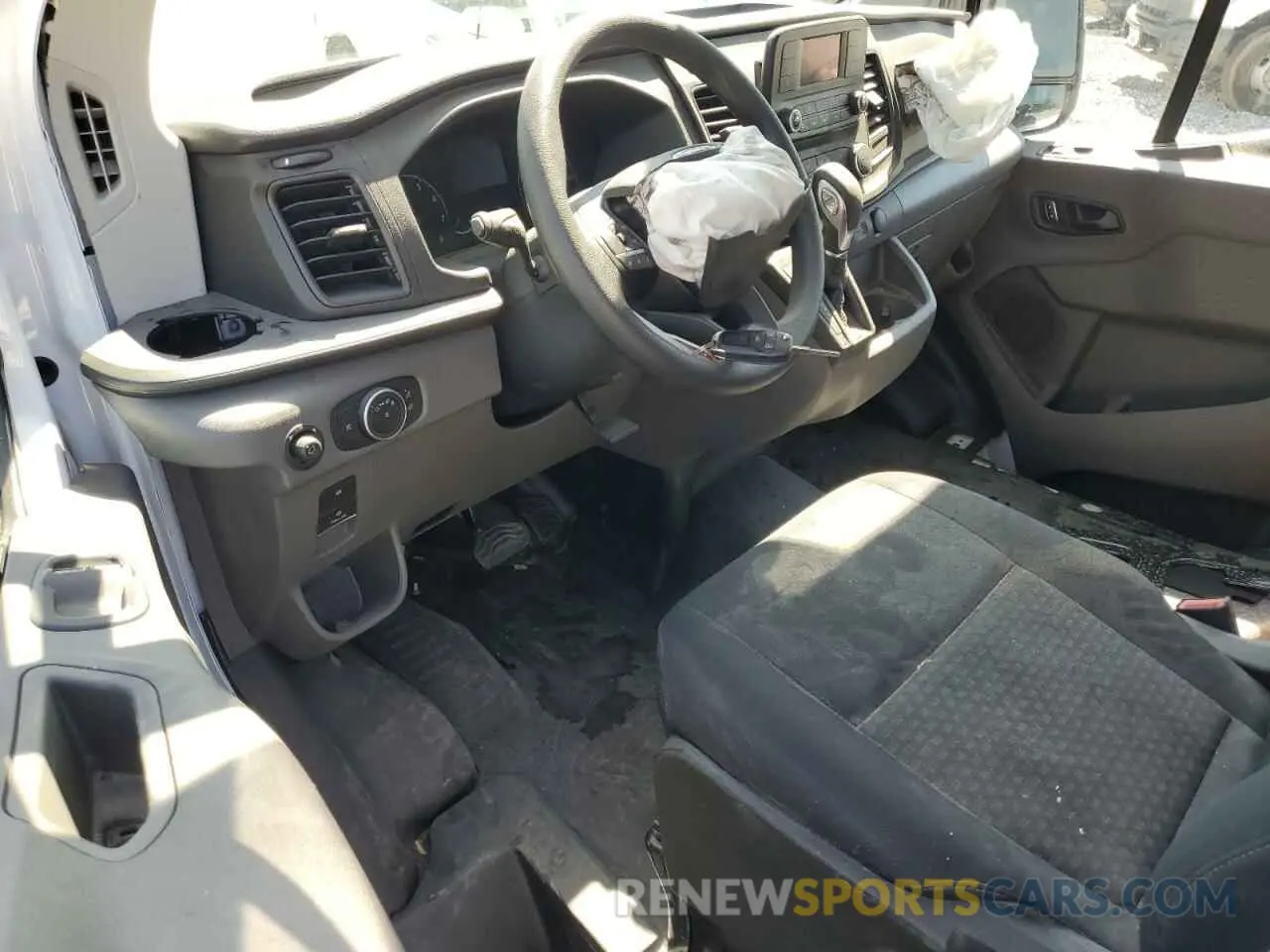 8 Photograph of a damaged car 1FTBR1Y88RKA68787 FORD TRANSIT 2024
