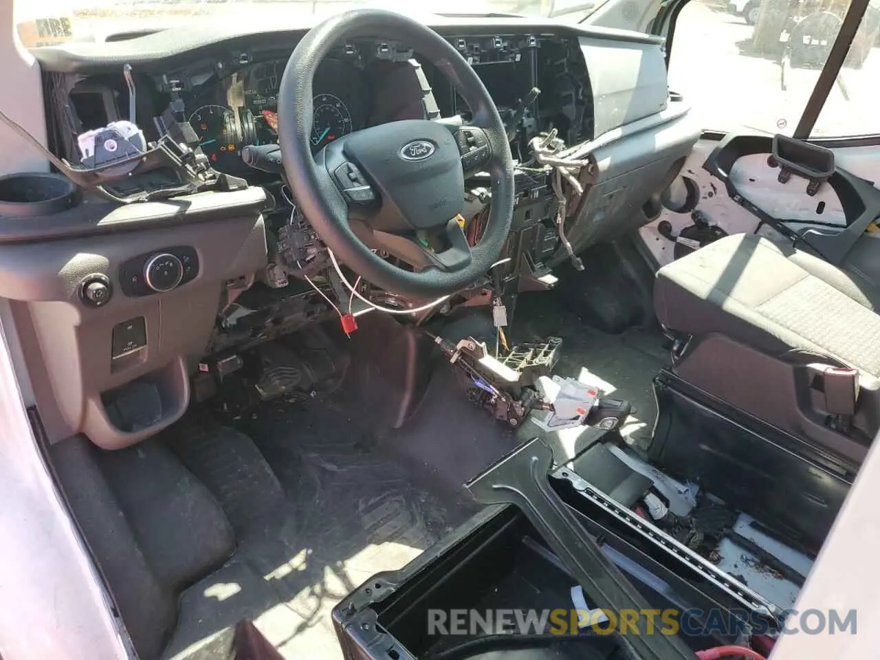 8 Photograph of a damaged car 1FTBR1Y8XRKA71402 FORD TRANSIT 2024